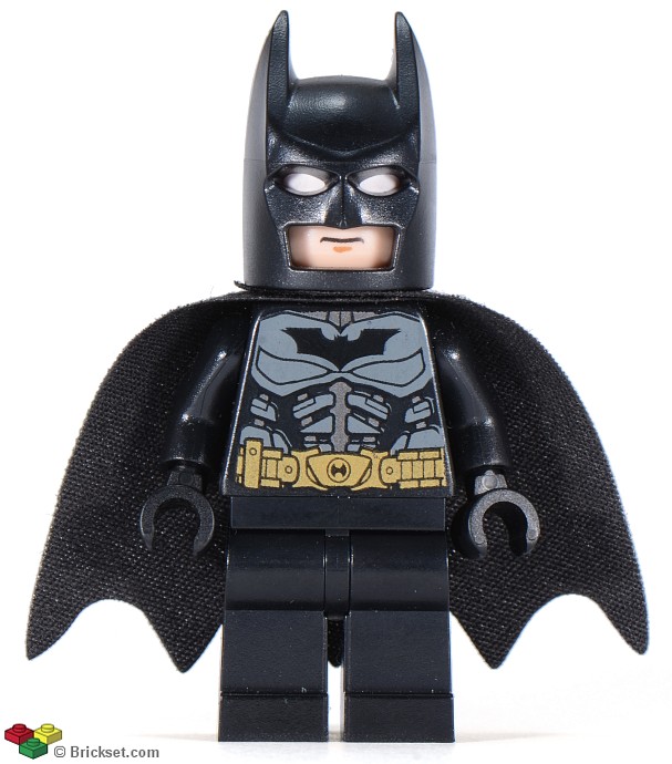 The Lego Movie 2 70836 Battle Ready *TIRE ARMOR* Batman tattered cape minifigure 