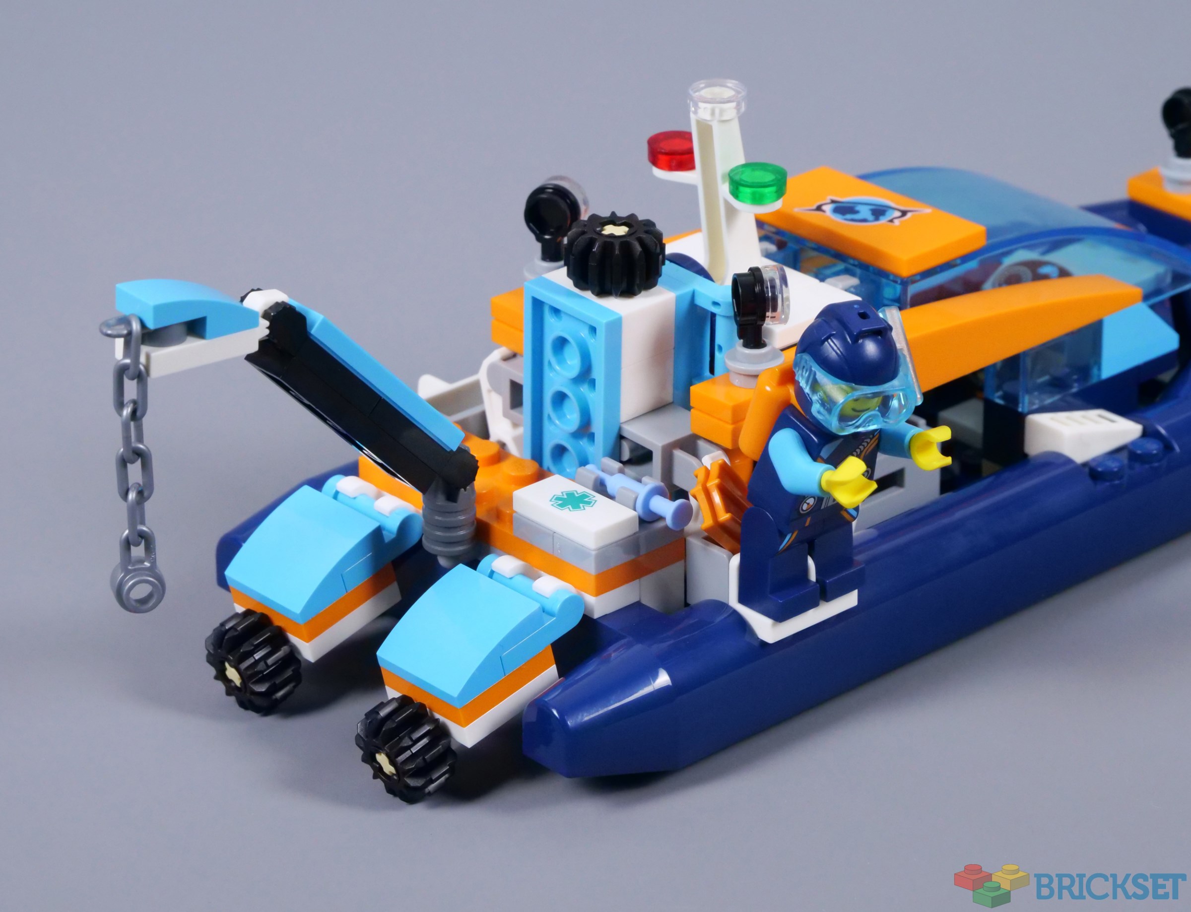 LEGO 60377 Explorer Diving Boat review | Brickset