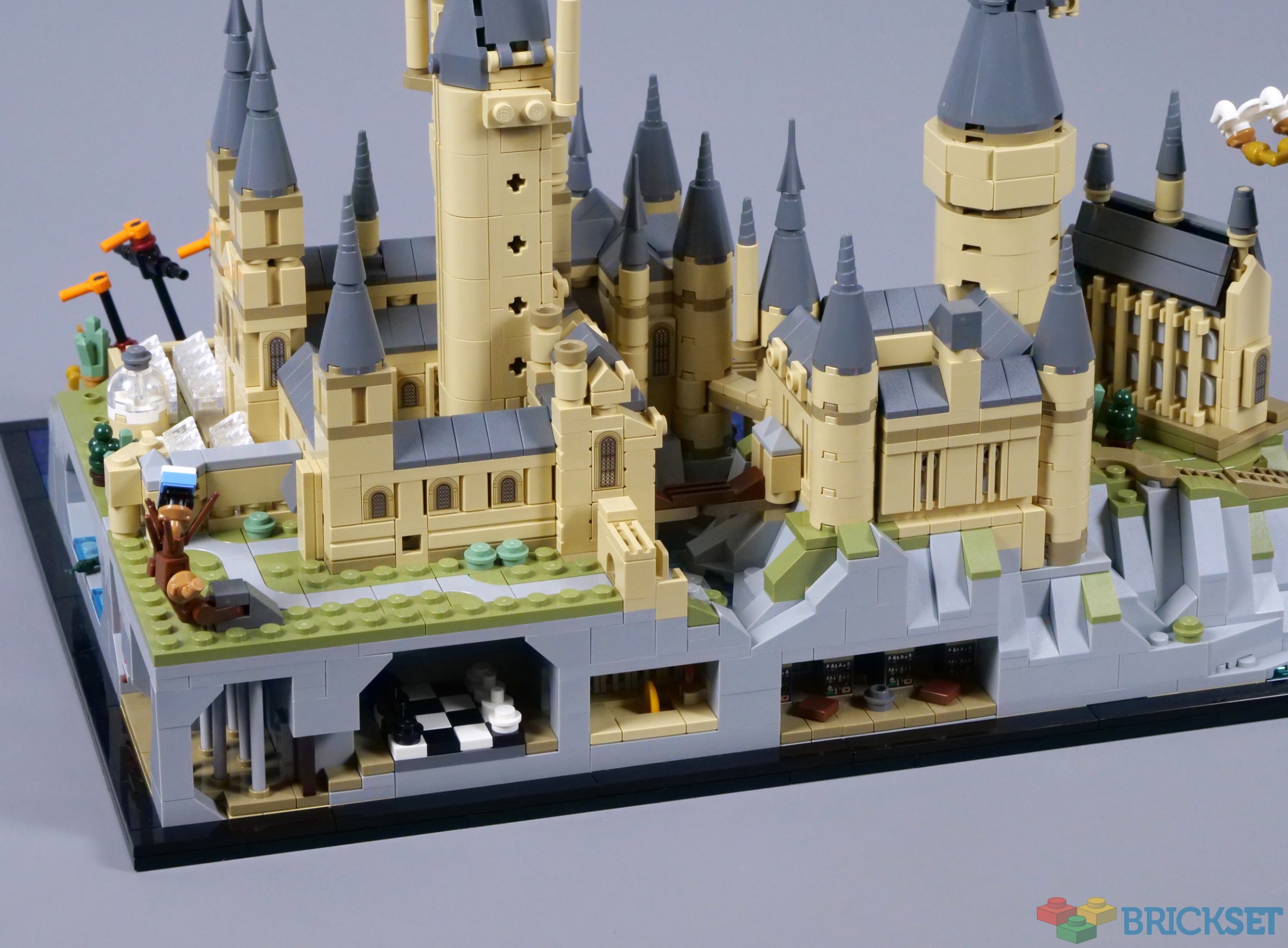 Lego Hogwarts Castle and Grounds review