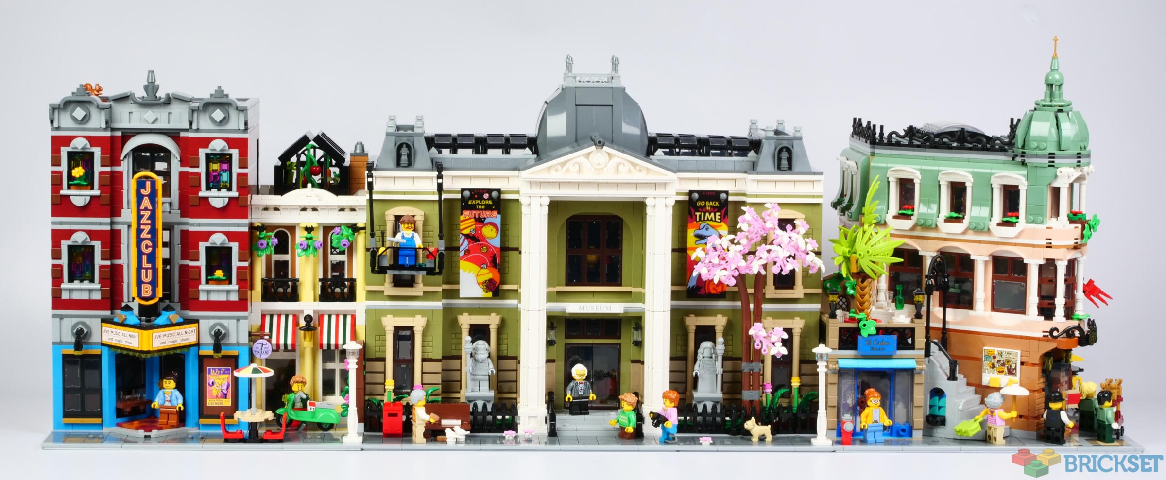 How the museum looks with other Modular Buildings | Brickset