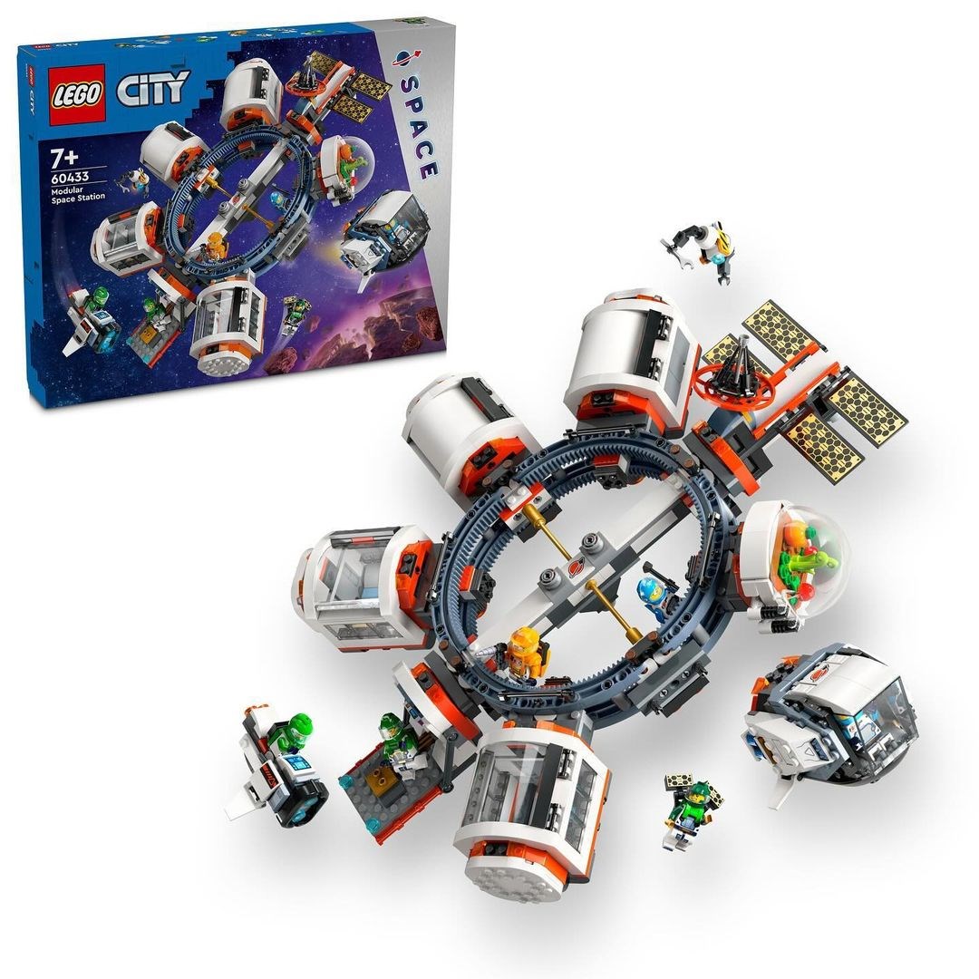 102692_LEGO-City-Modular-Space-Station-6