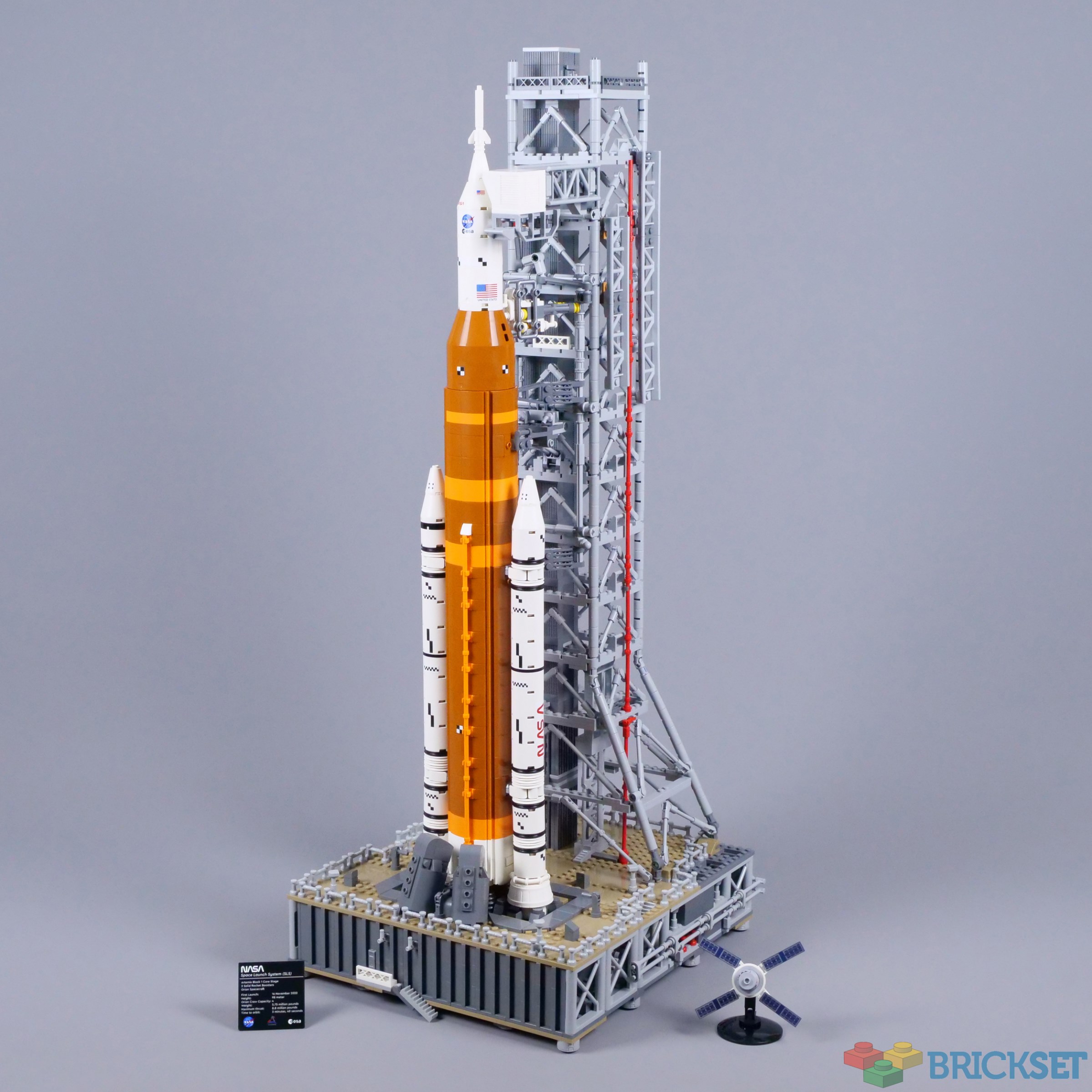 LEGO 10341 NASA Artemis Space Launch System review | Brickset