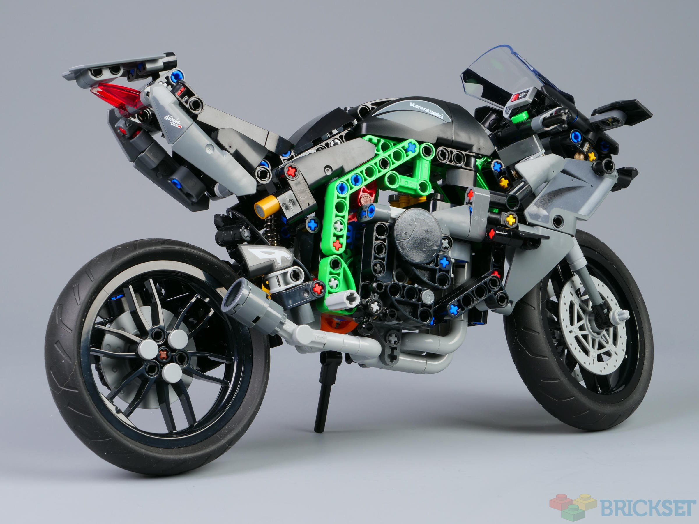 LEGO 42170 Kawasaki Ninja H2R review | Brickset