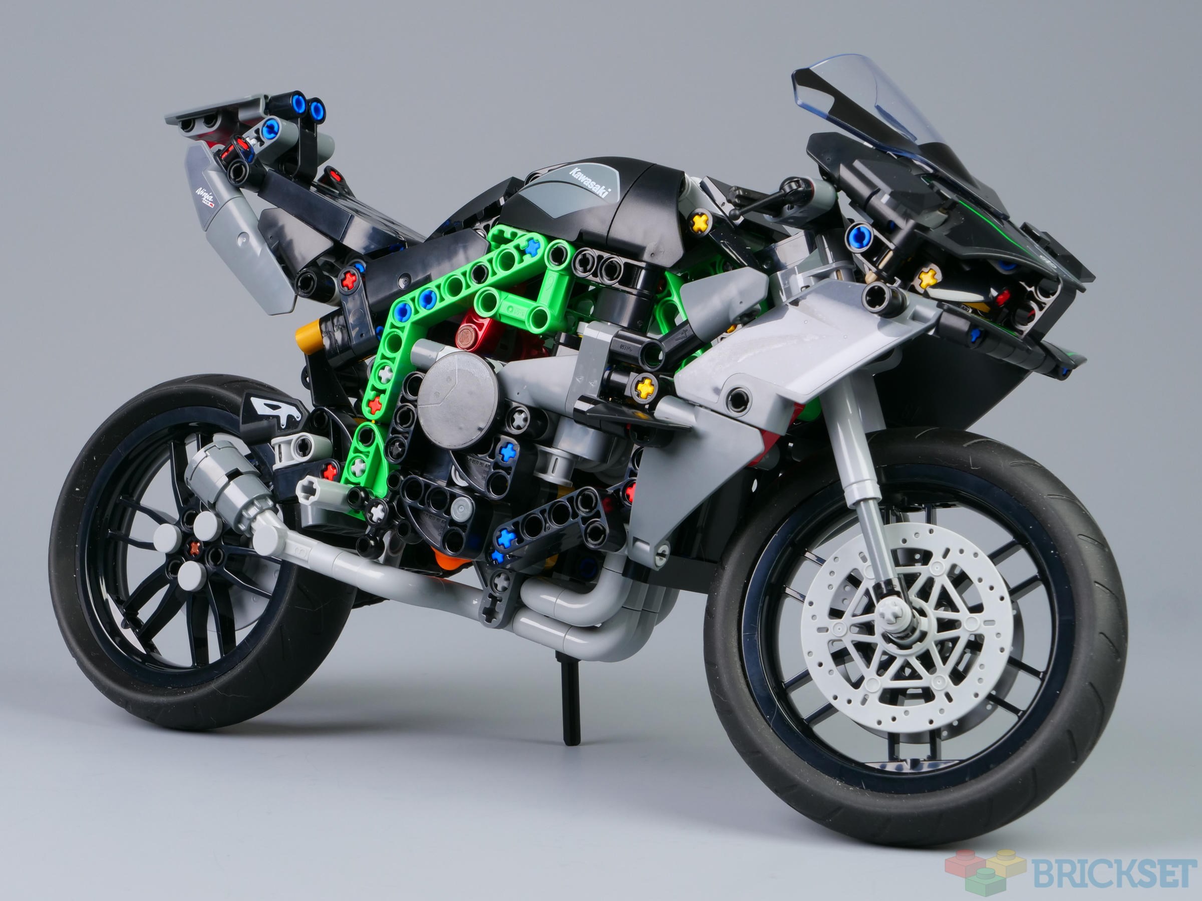 LEGO 42170 Kawasaki Ninja H2R review | Brickset