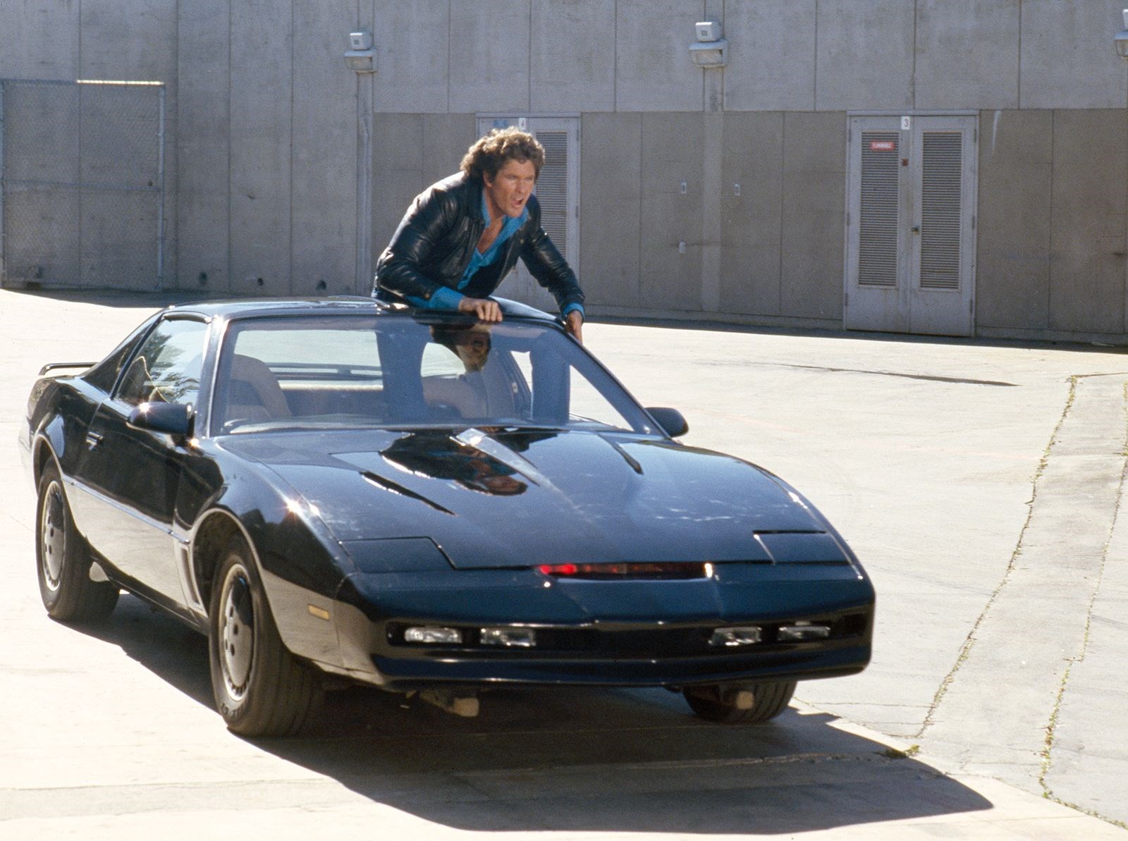David Hasselhoff is auctioning off his personal K.I.T.T. car from the iconic 'Knight Rider' series | CNN