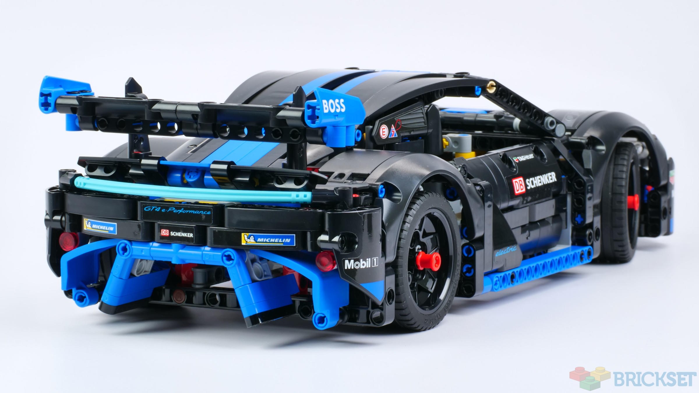 LEGO 42176 Porsche GT4 e-Performance Race Car review | Brickset