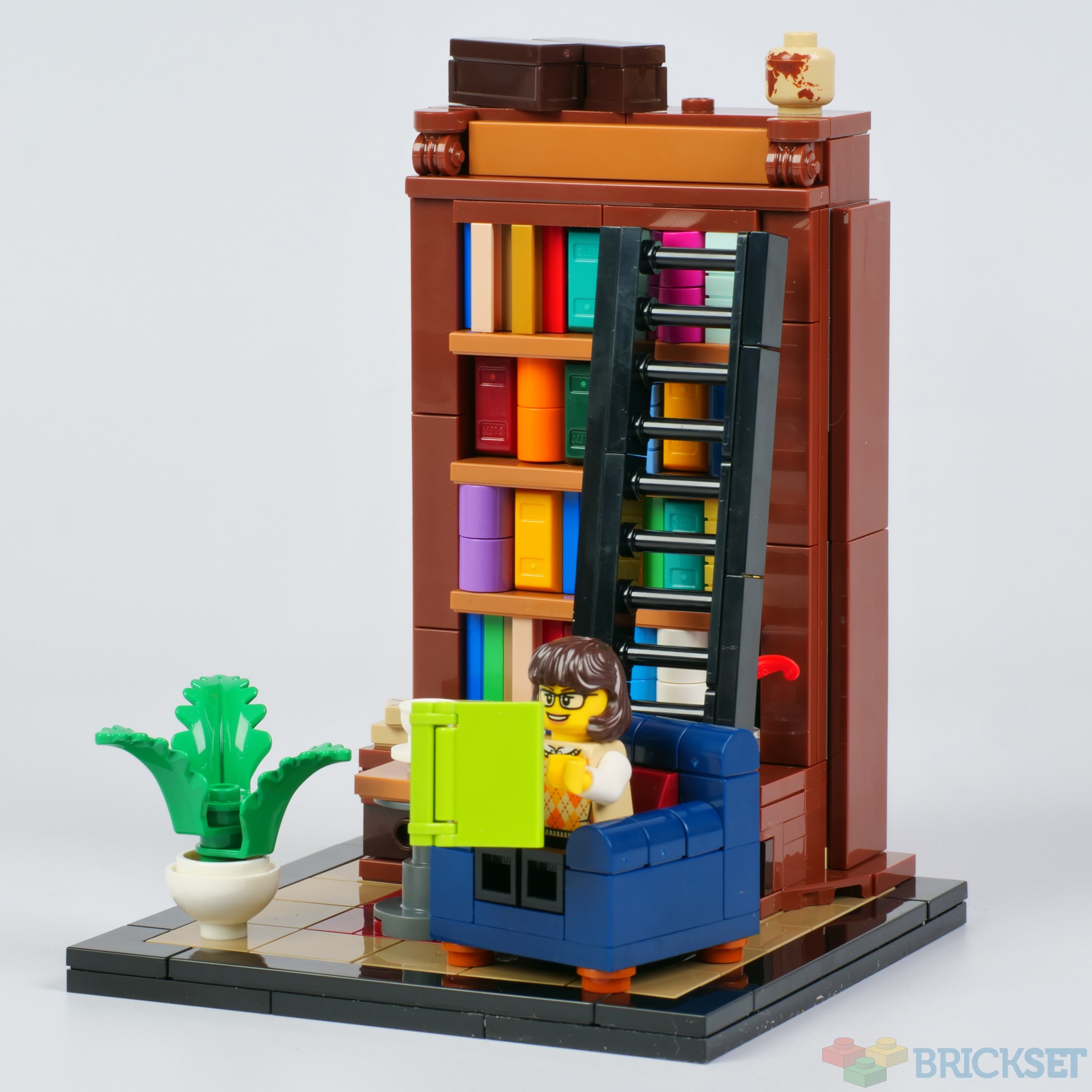 LEGO 40698 Books Are My Passion review Brickset