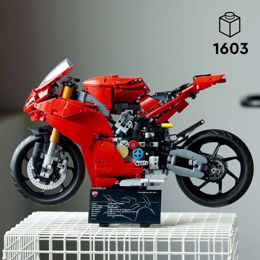 hide/ALIVEST perfect stage<1,000,000 cu… 2025 Technic Ducati Panigale V4 S revealed | Brickset