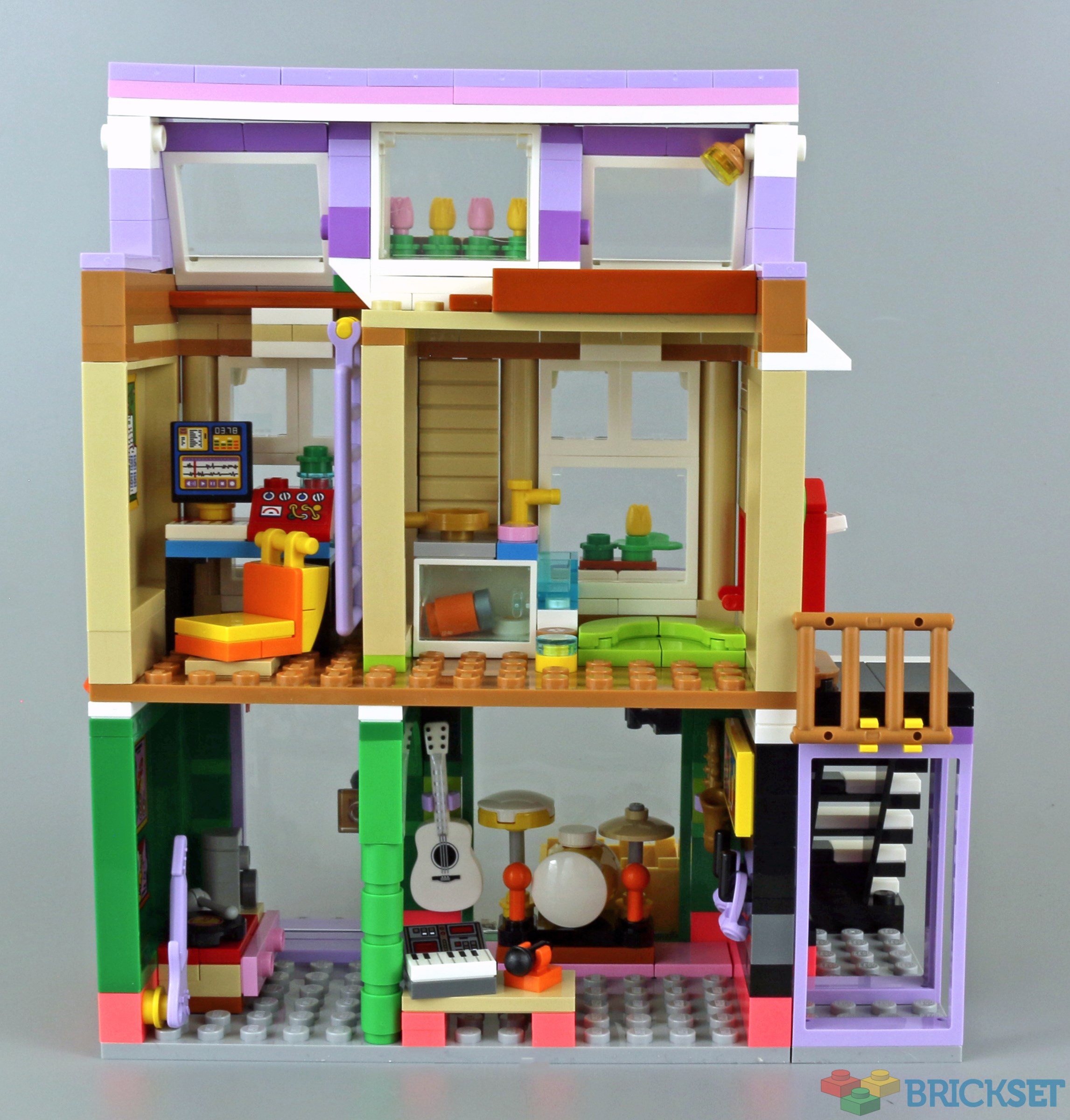 LEGO Friends 42653 Music Shop & Apartment review | Brickset