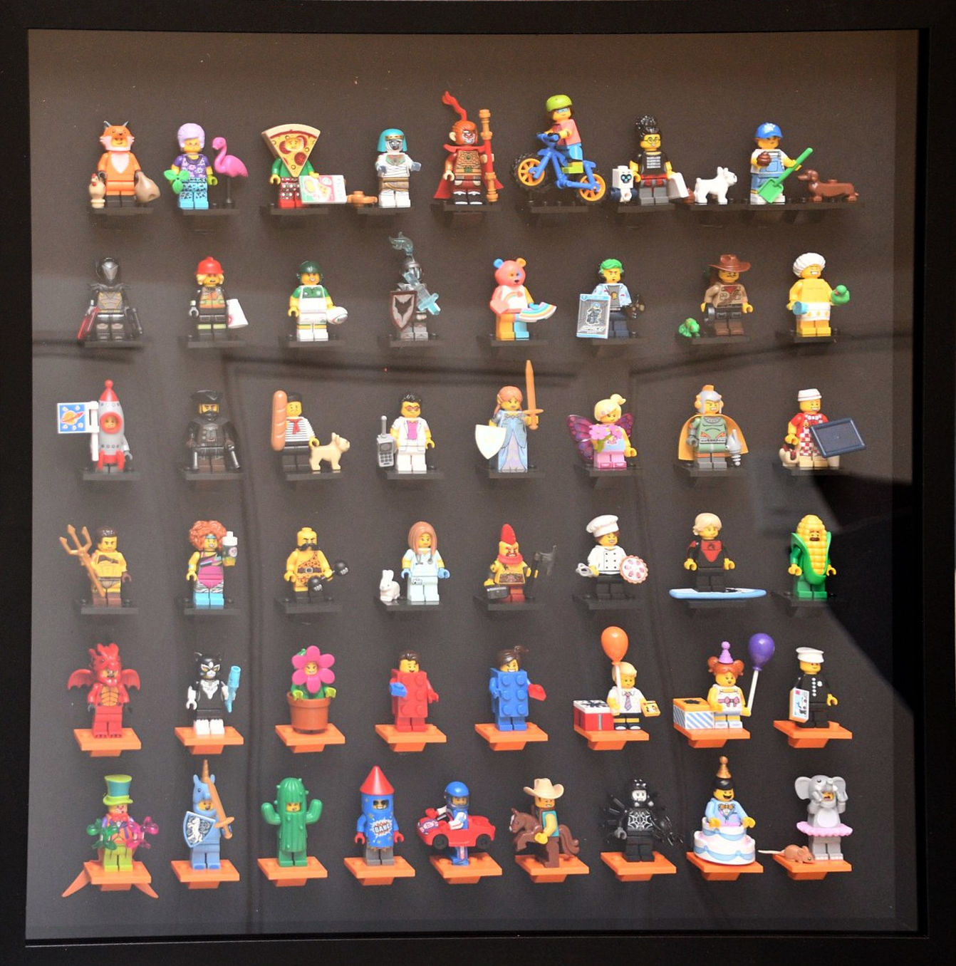 Minifigures Display Case Picture Frame for Series 1 or 2 Disney mini figures 