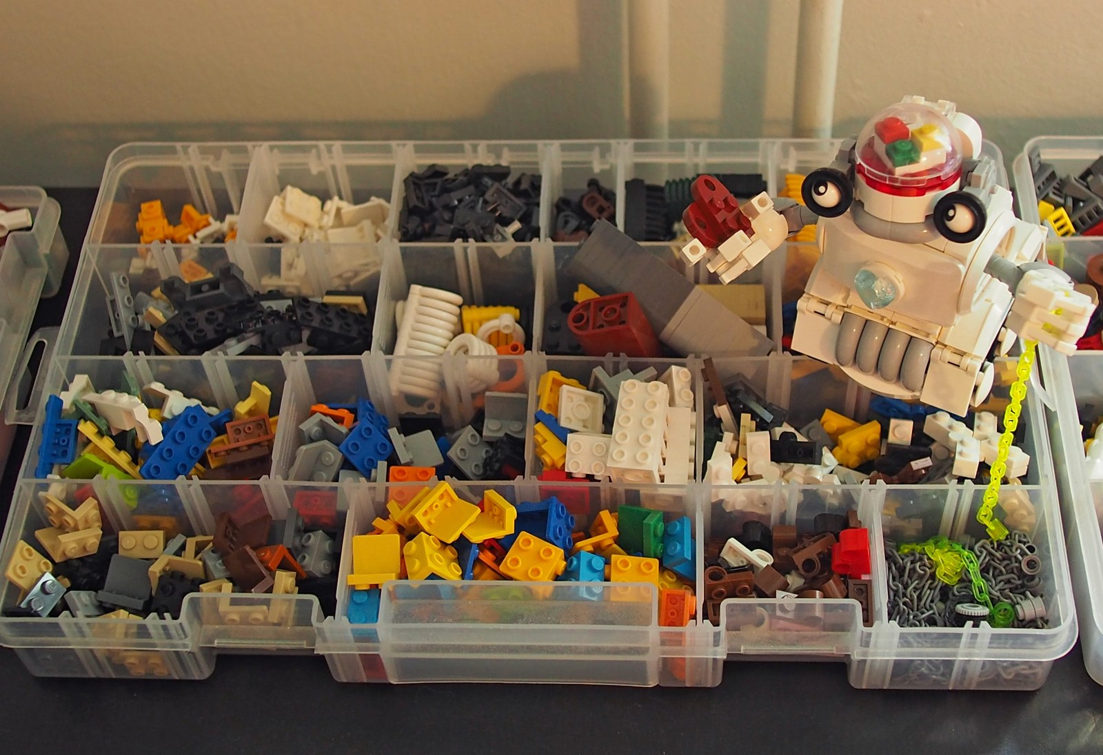 Storage solutions: Eero Okkonen | Brickset