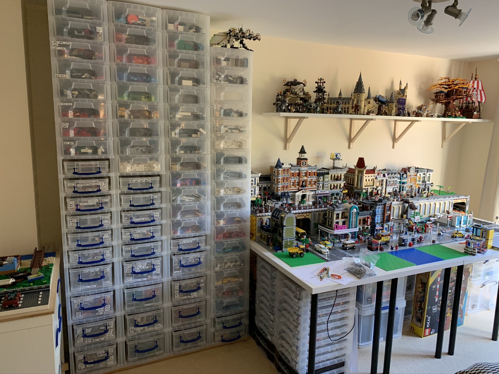 Storage solutions: moggy001 | Brickset