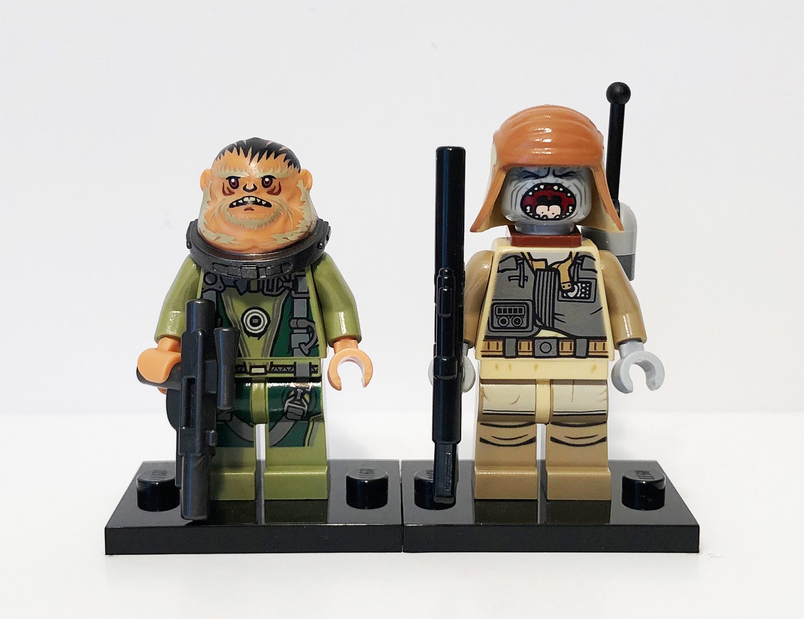 LEGO STAR WARS CANTINA ALIEN BUG BOUNTY HUNTER MINIFIGURE MADE OF GENUINE LEGO 