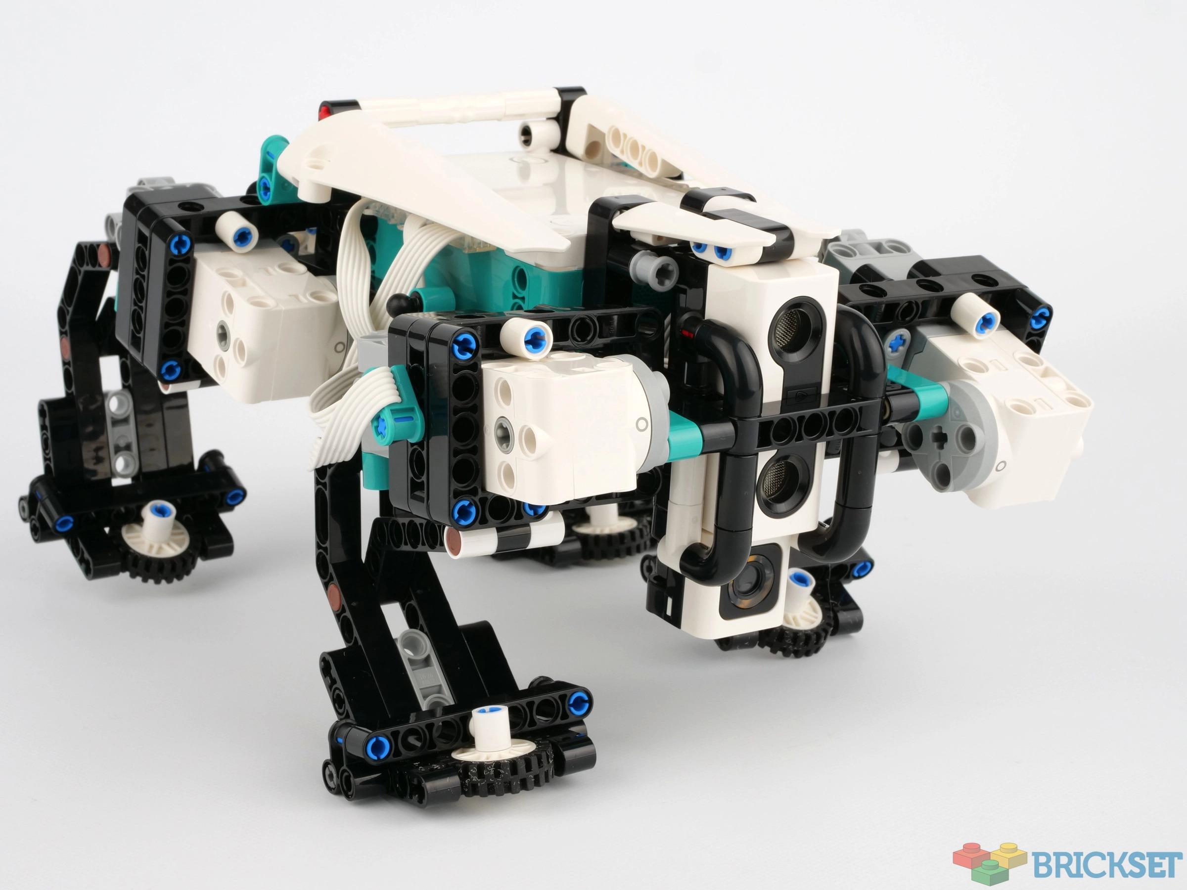 Pin by son on LEGO works /son  Lego robot, Lego mechs, Lego bots