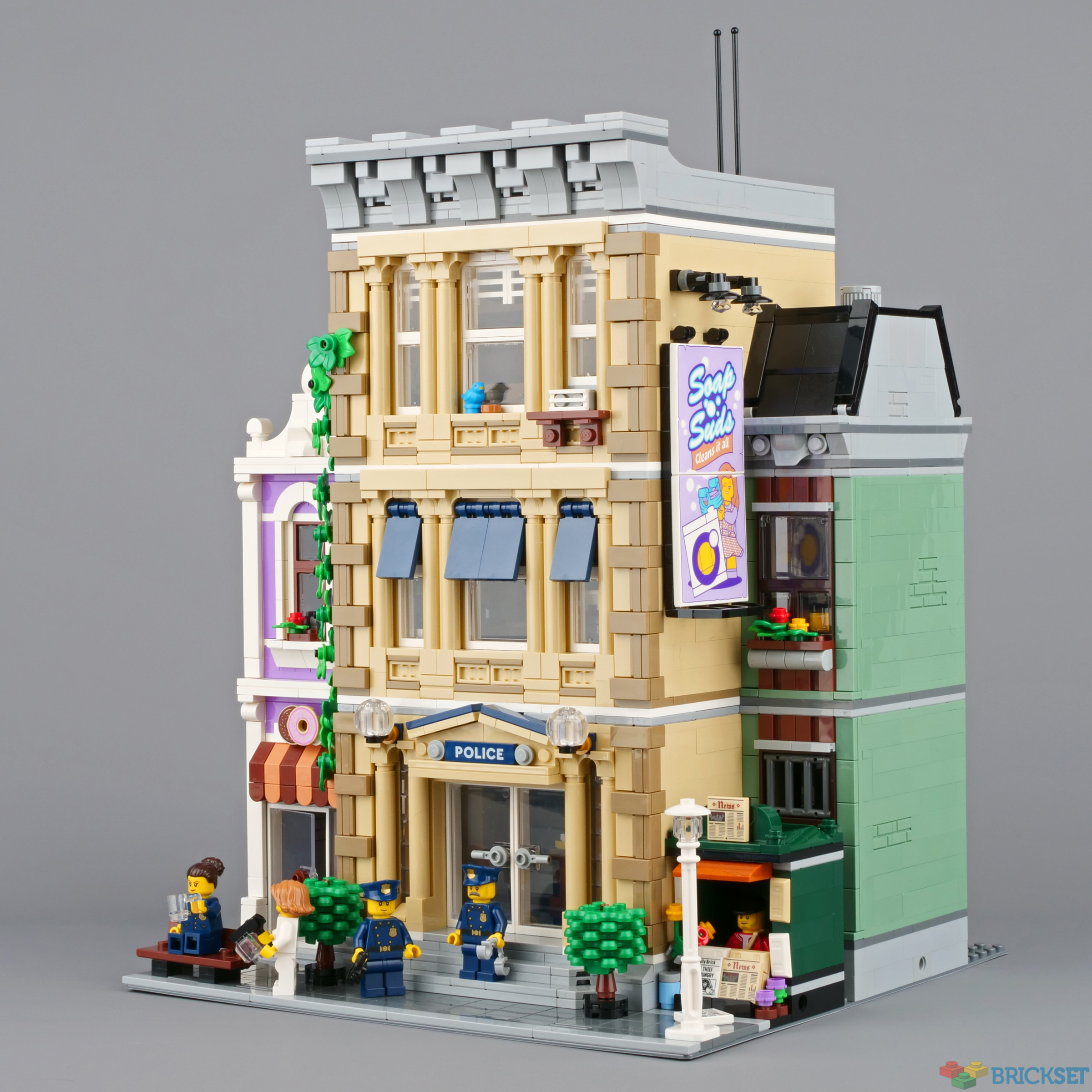 LEGO® Modular Building reveal: 10278 Police Station