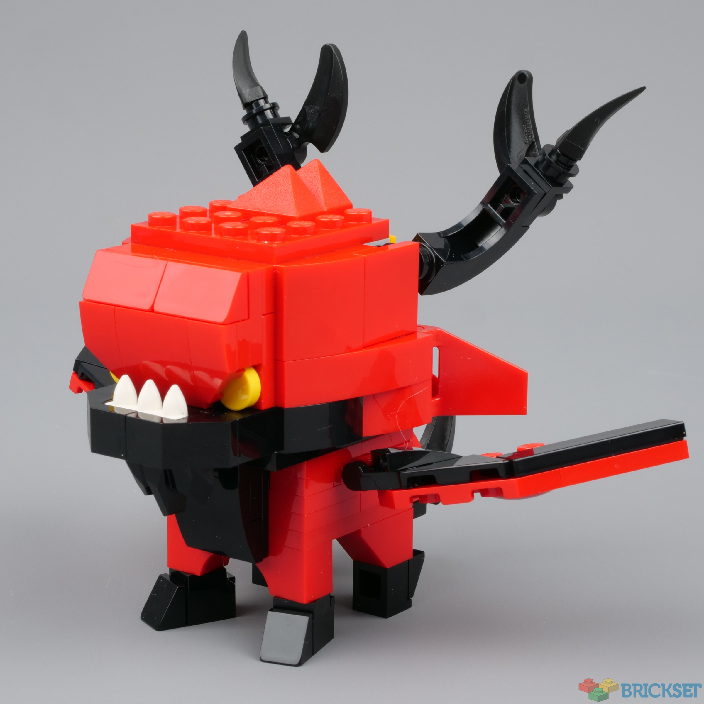 LEGO 40490 - Brickheadz Ninjago - Exclusif 10 ans - Lloyd en Or - 3  personnages