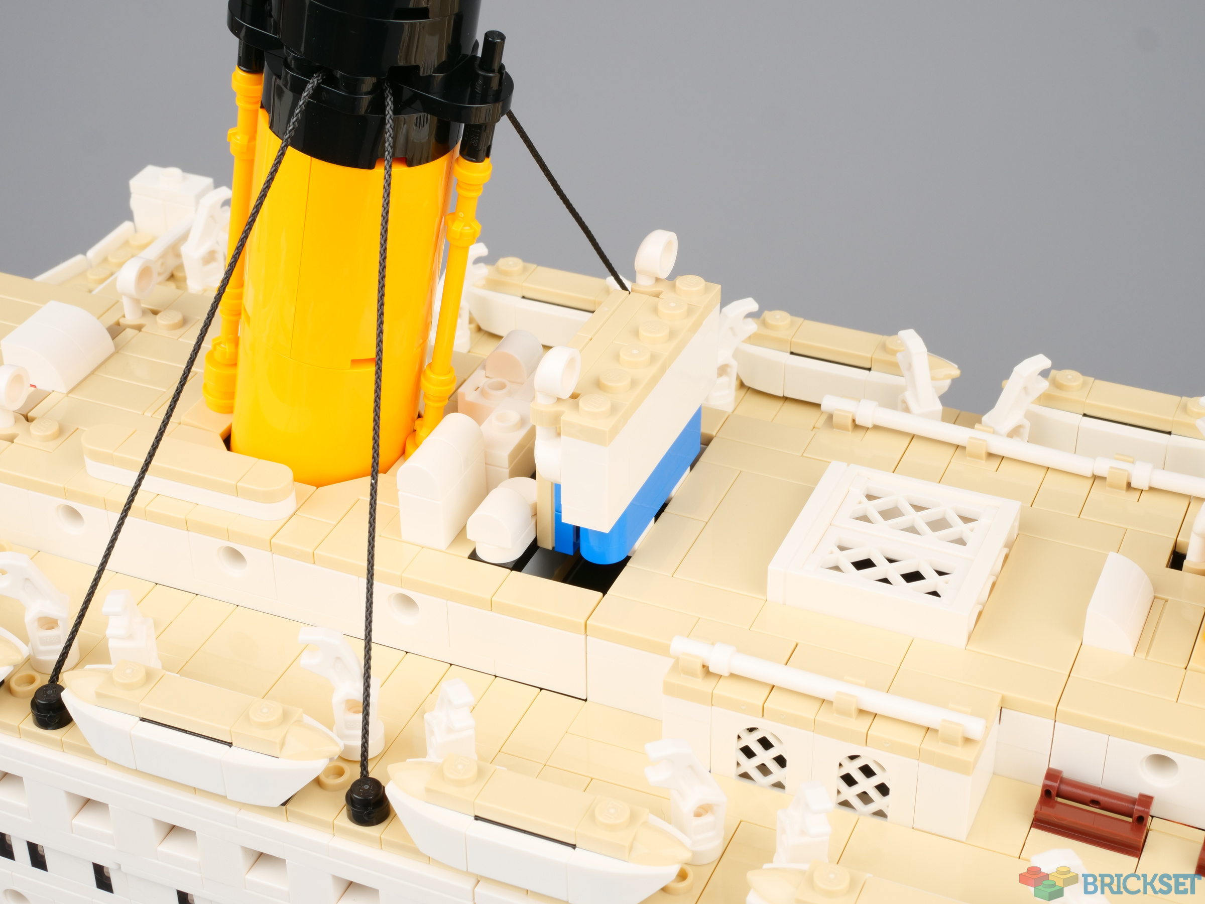 LEGO 10294 Titanic - 135 cm, 0 stickers & not hollow - detailed building  review 
