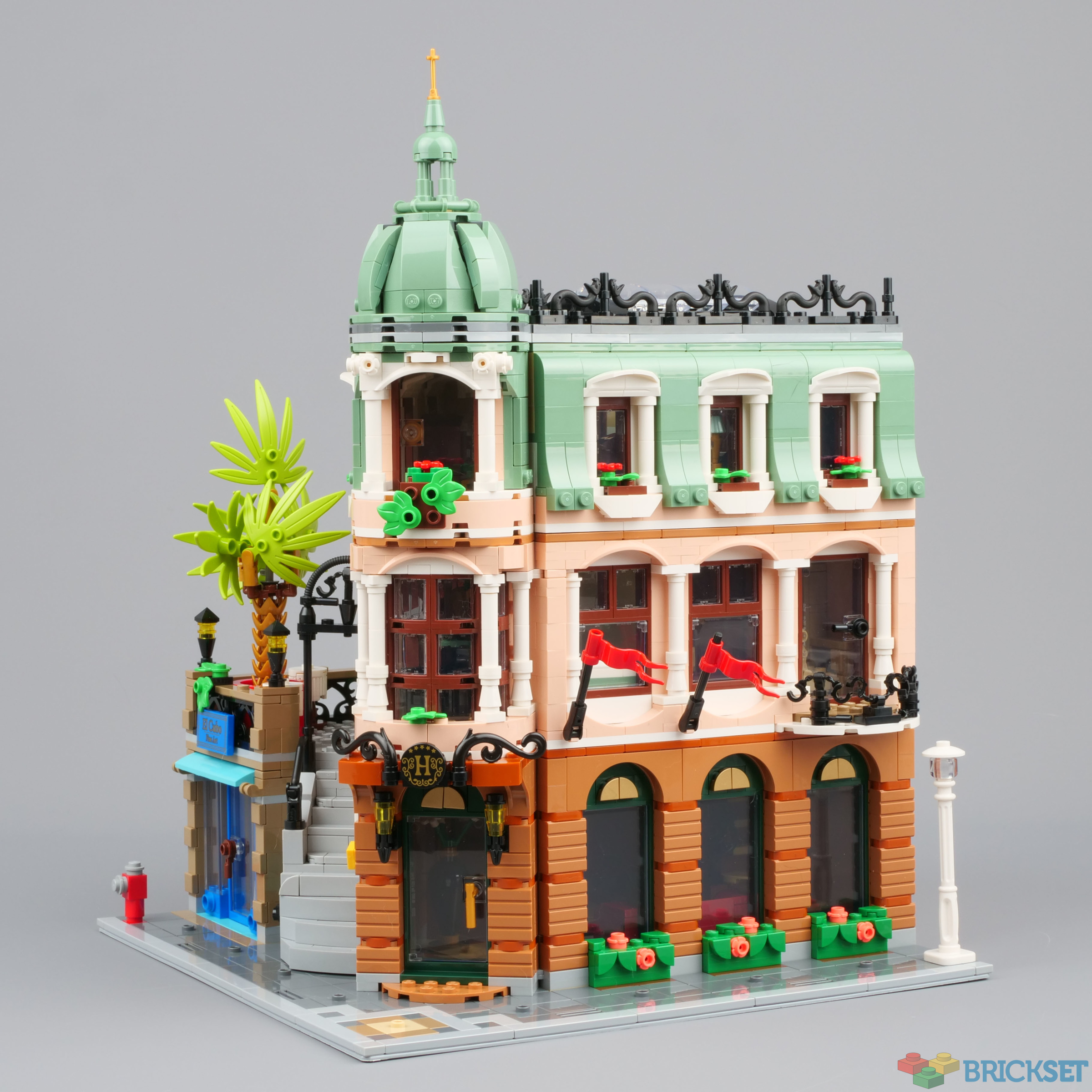 Review: 10297 Boutique Hotel | Brickset: LEGO set guide and database
