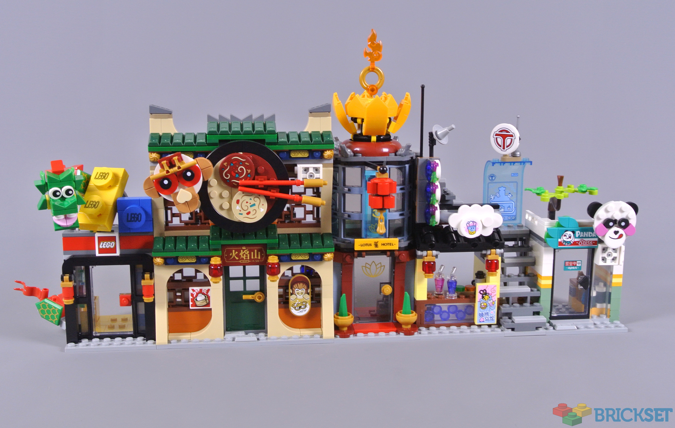 LEGO Retail Store, Brickipedia