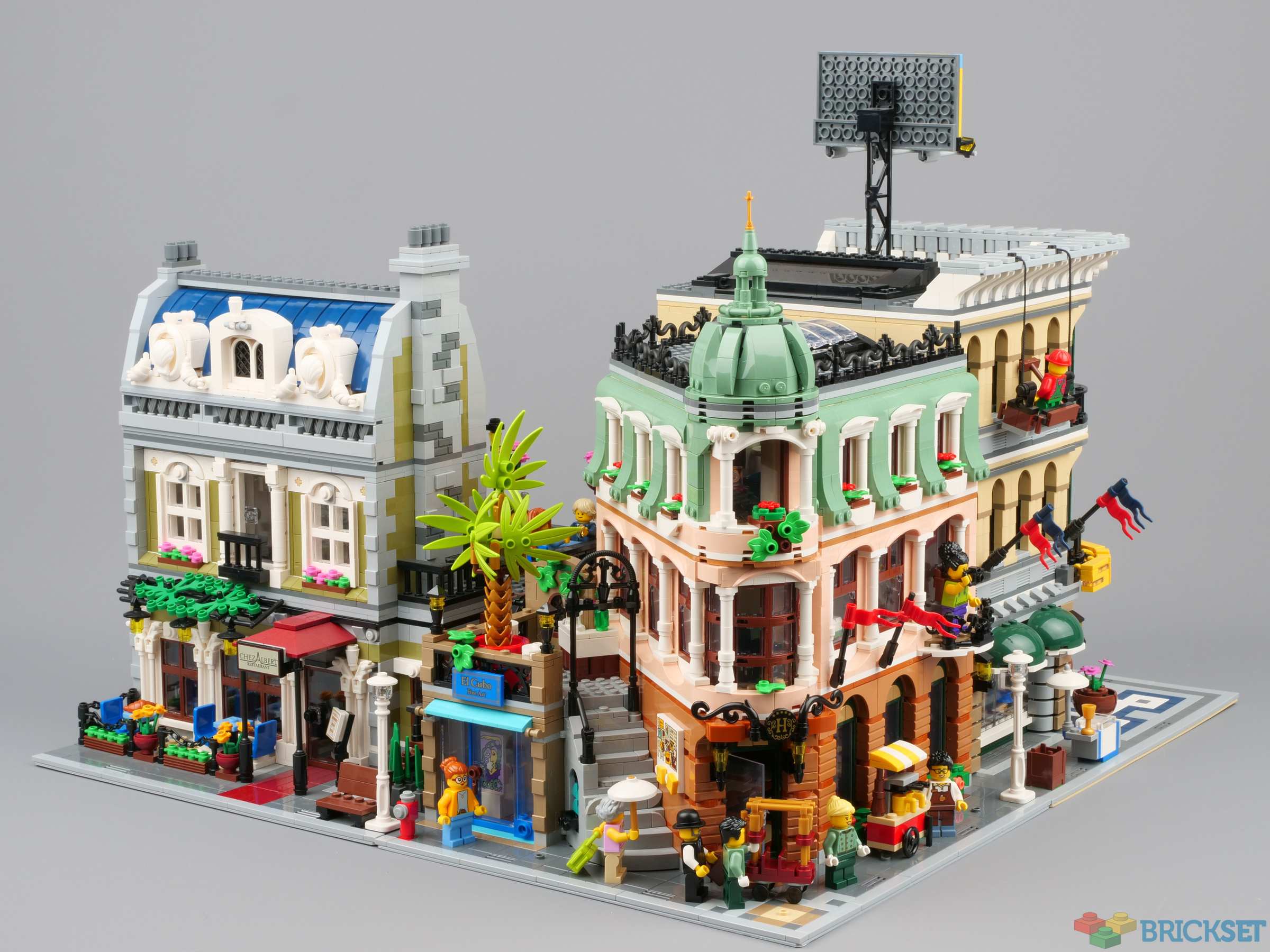 Adding Boutique to your modular street (2) | Brickset: LEGO set guide and database