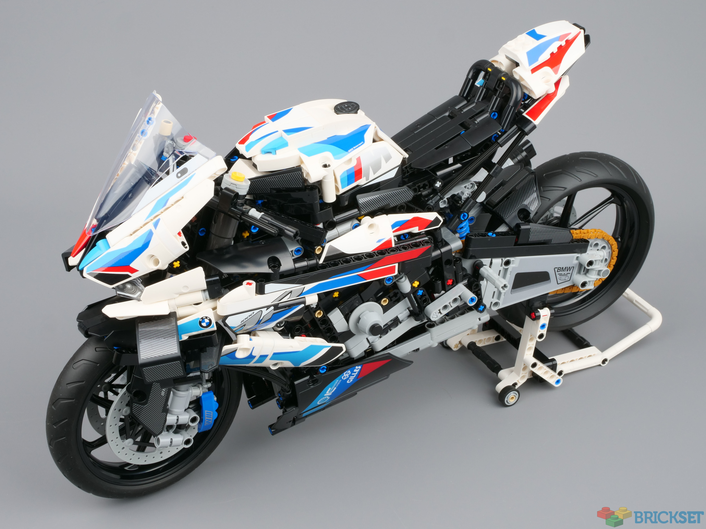 5 Groundbreaking Features of the LEGO Technic BMW M1000 RR 42130 Motorcycle  