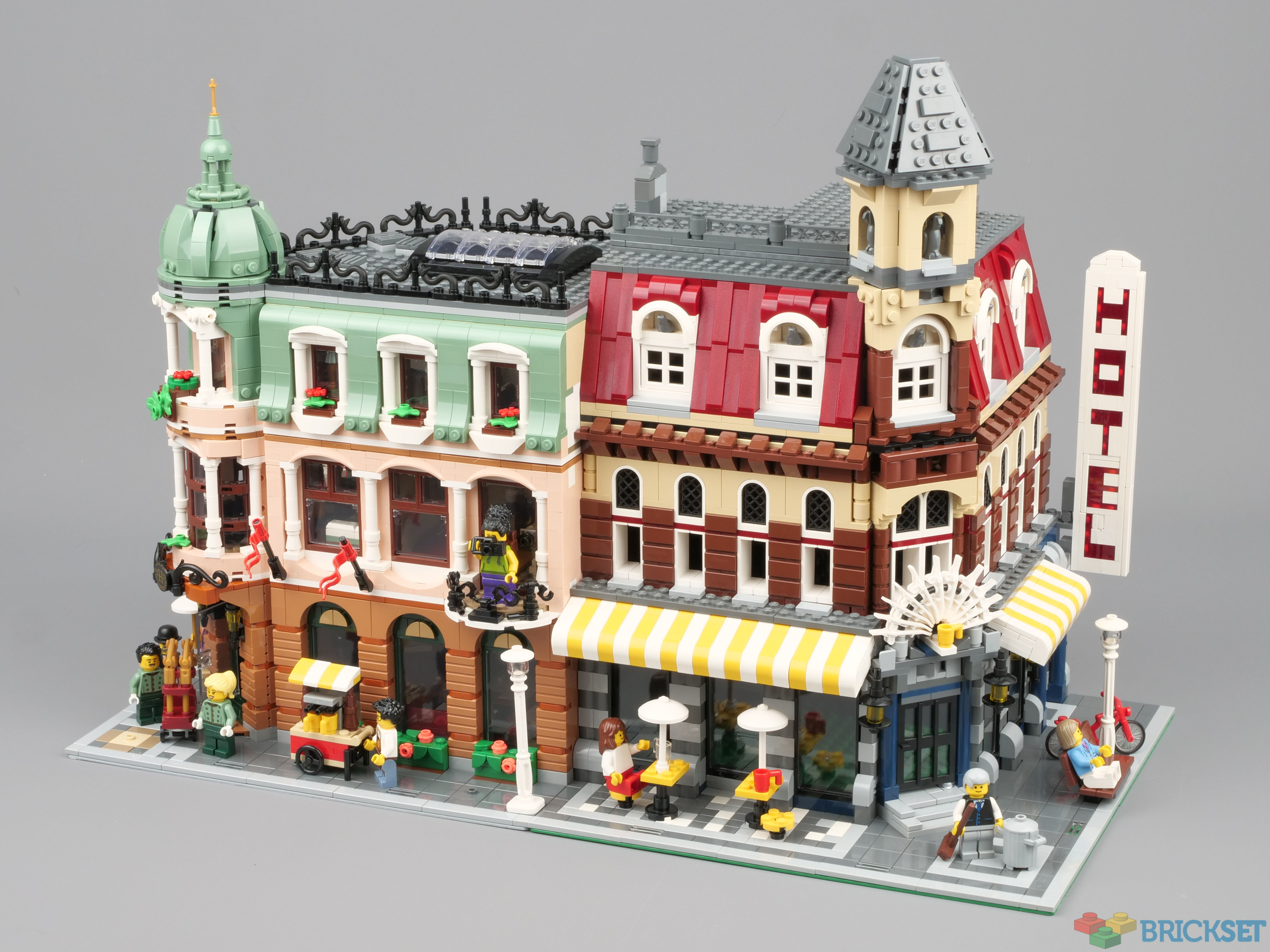 LEGO Café Corner review | Brickset