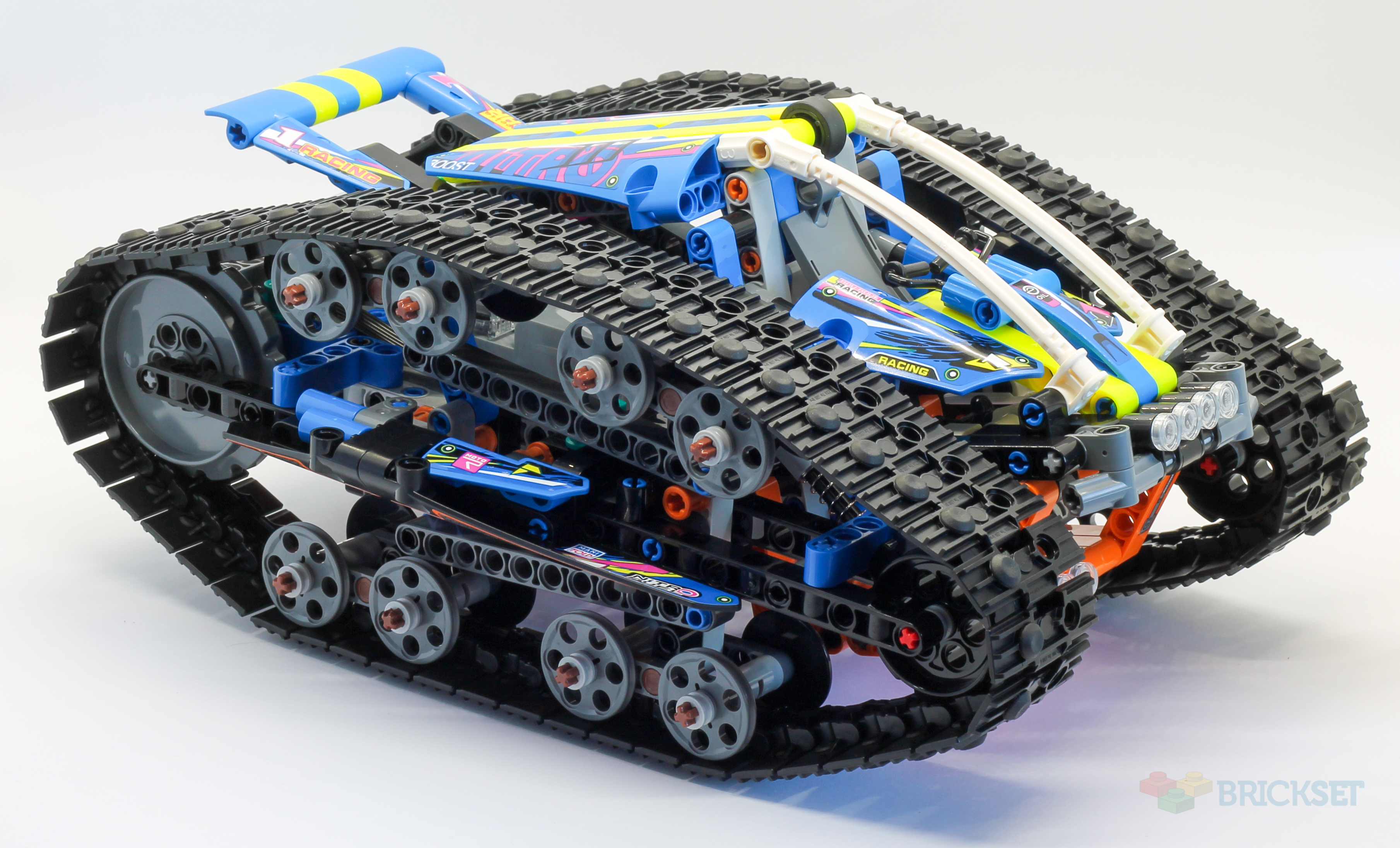 hovedvej fatning diamant LEGO 42140 App-Controlled Transformation Vehicle review | Brickset