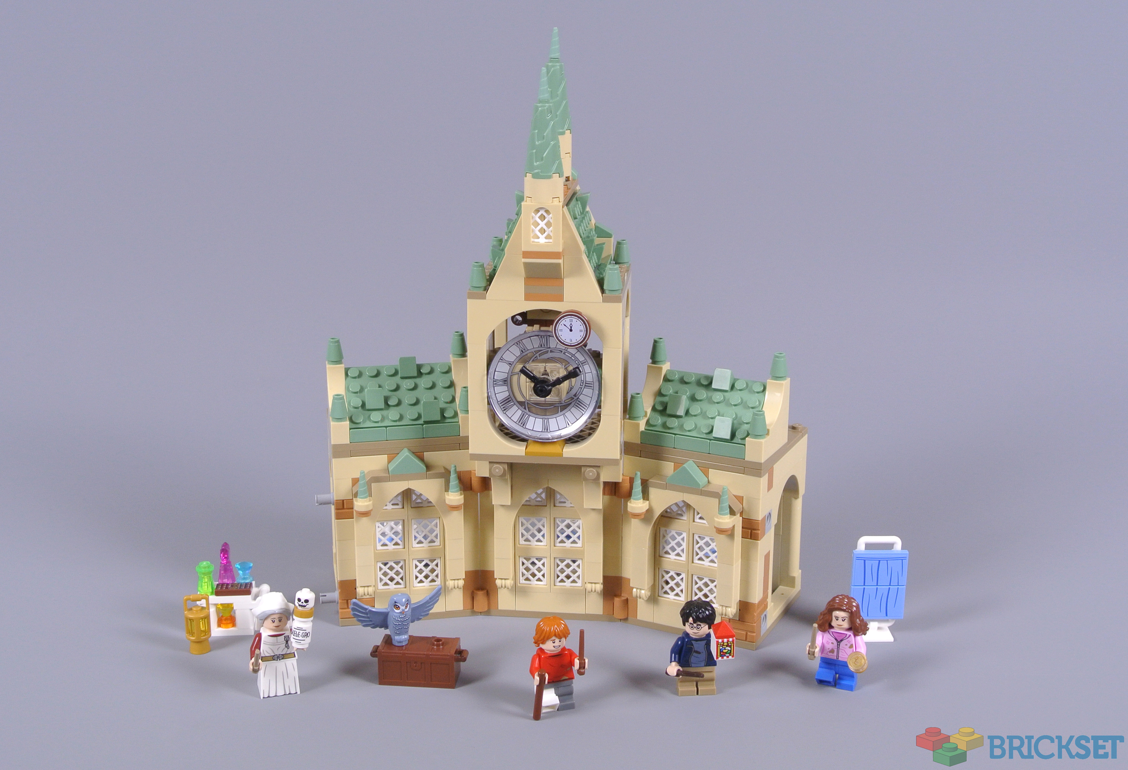 LEGO Harry Potter Hogwarts Hospital Wing Set 76398