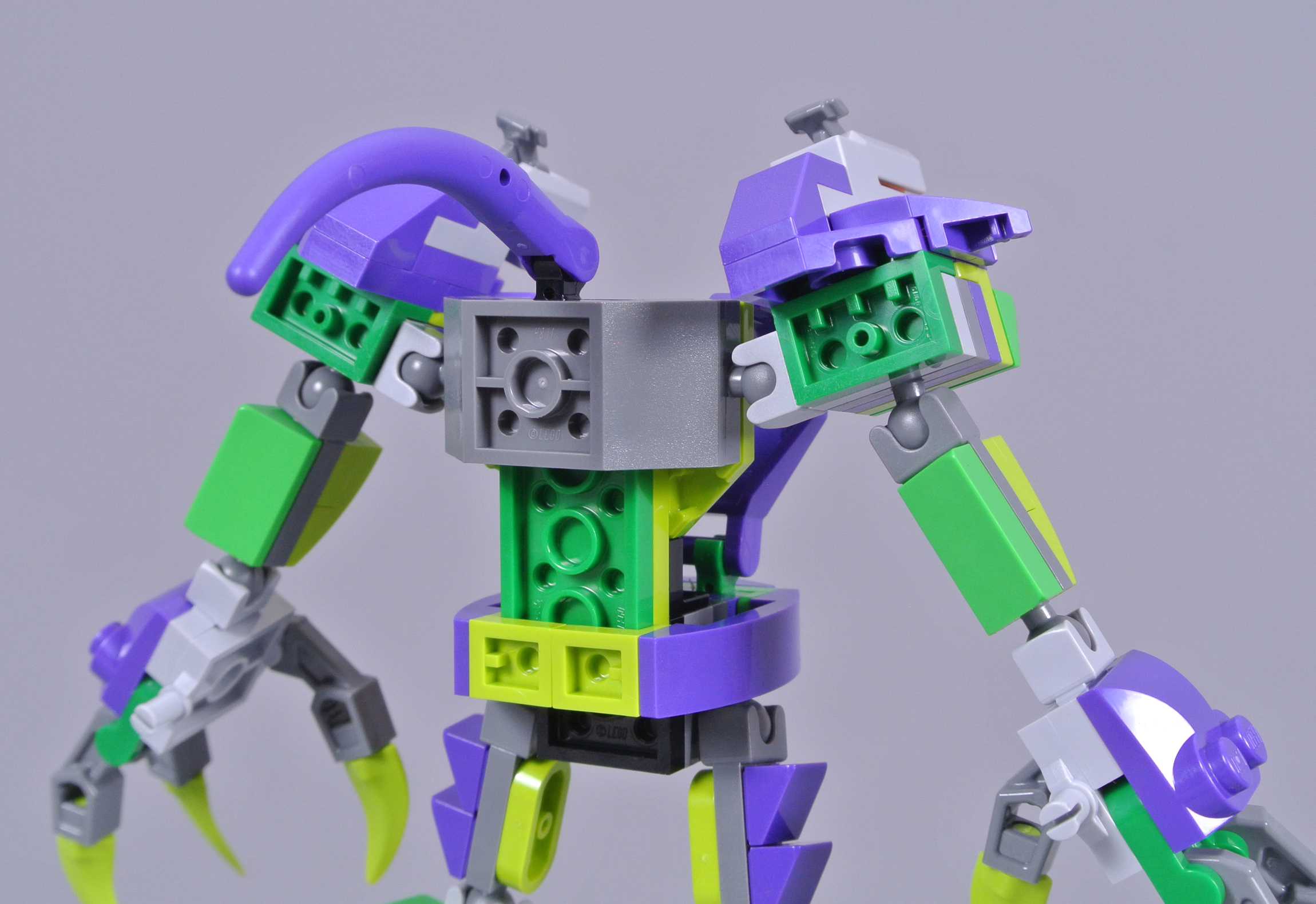 LEGO 76219 Spider-Man & Green Goblin Mech Battle review | Brickset