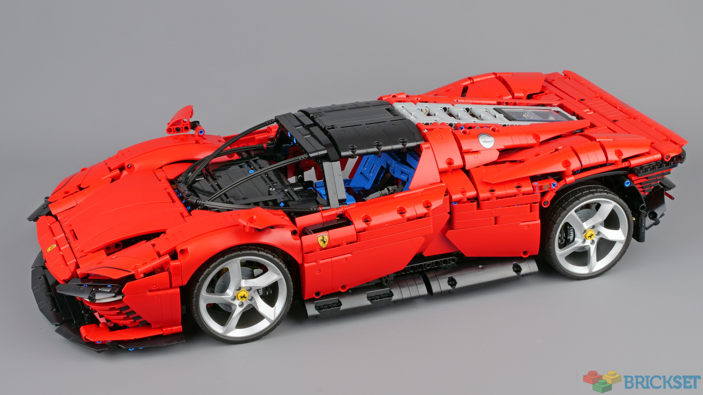LEGO Technic Ferrari Daytona SP3 42143 - smurfsmetal.com