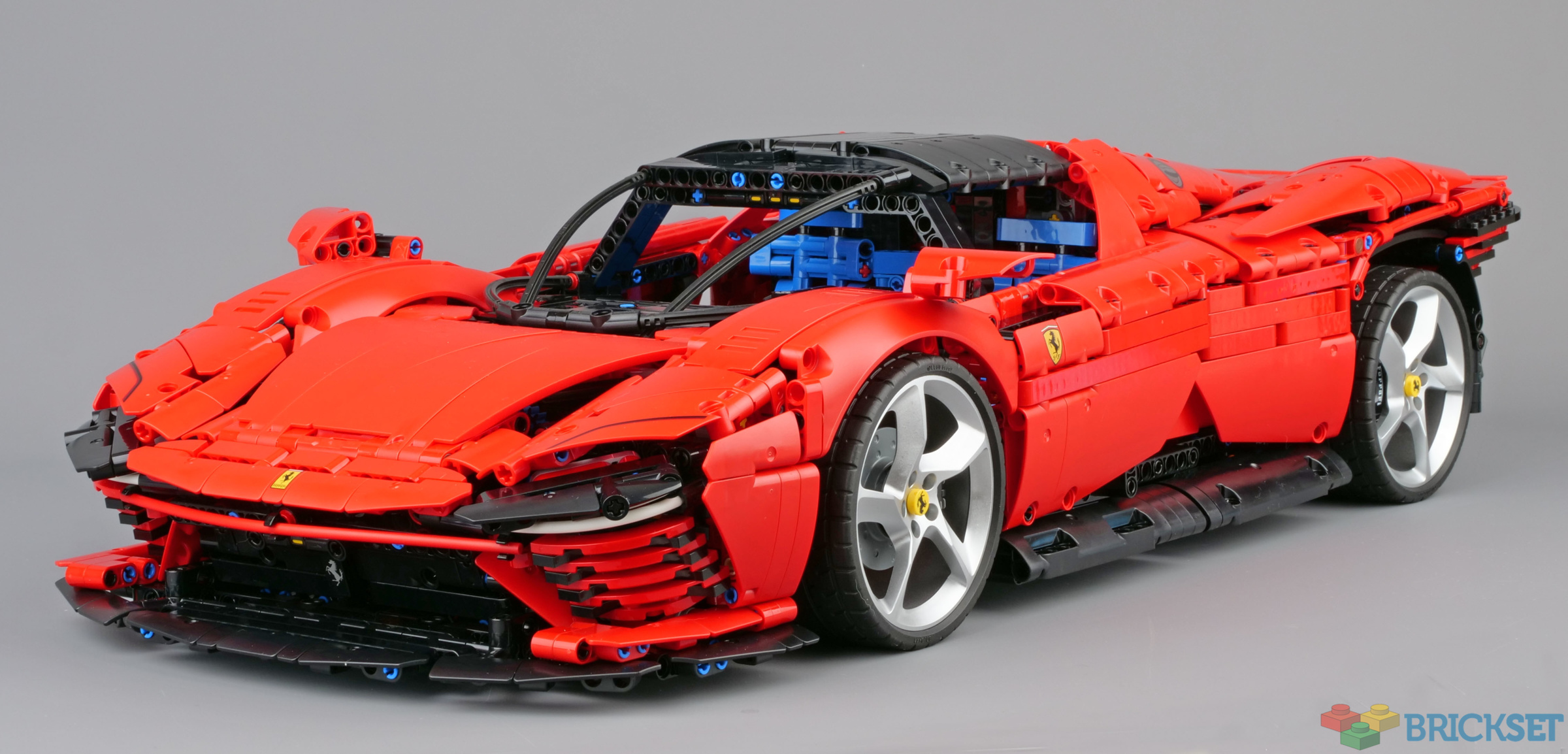 60 LEGO STEERING WHEELS LOT race cars trucks vehicle parts red blue white black 