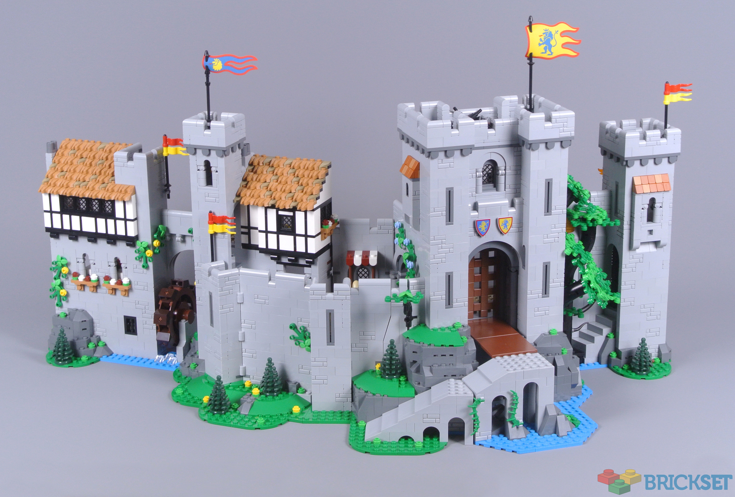 Review: LEGO 10305 Lion Knights' Castle - Jay's Brick Blog