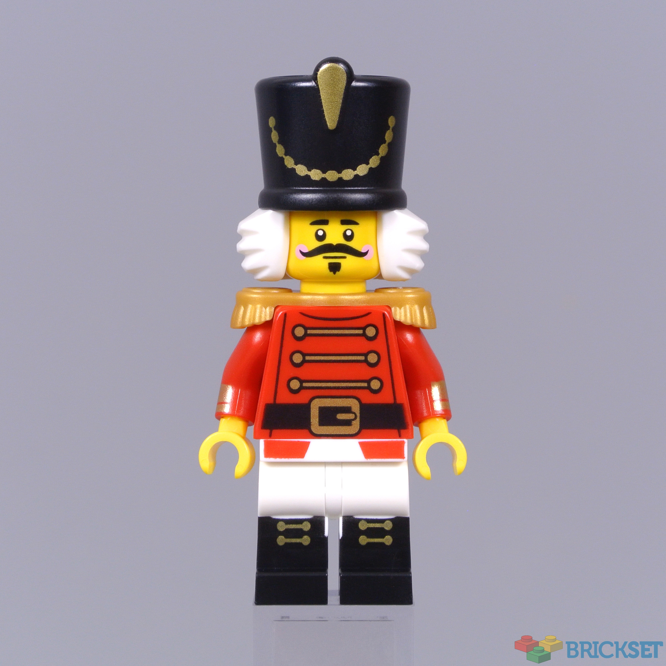 À propos, Minifigures