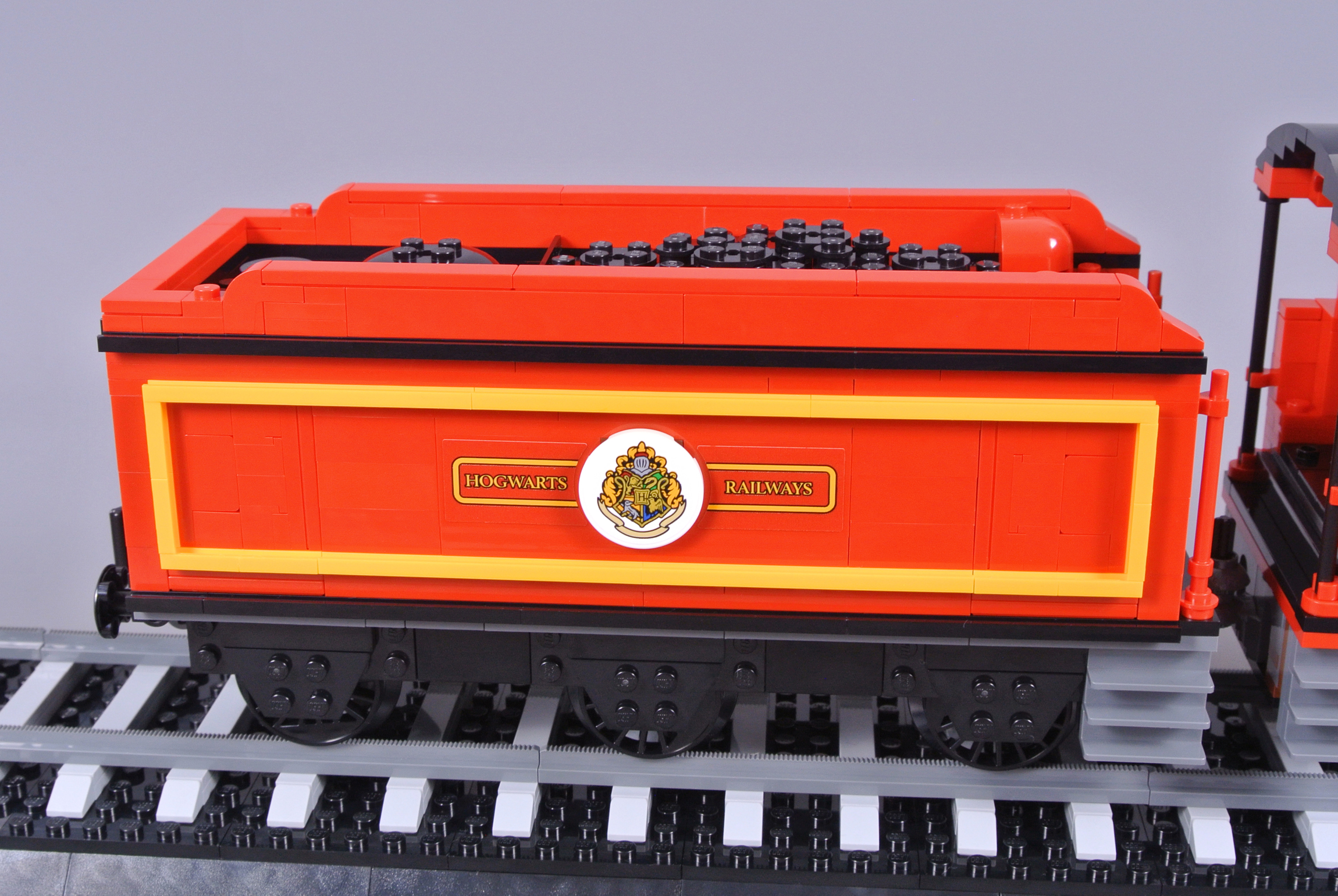 LEGO 76405 Hogwarts Express Collectors' Edition officially