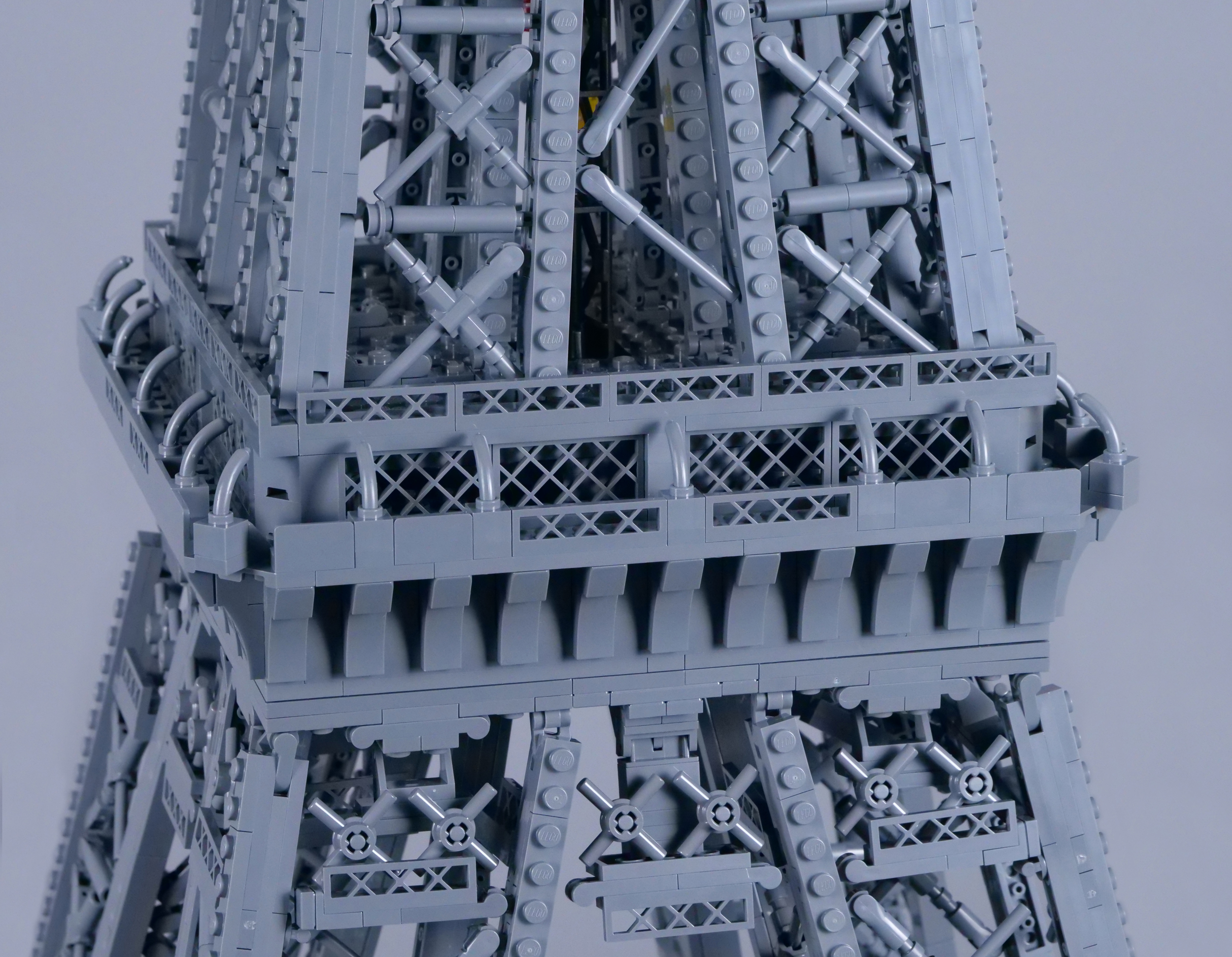 Review: #10307 Eiffel Tower - BRICK ARCHITECT