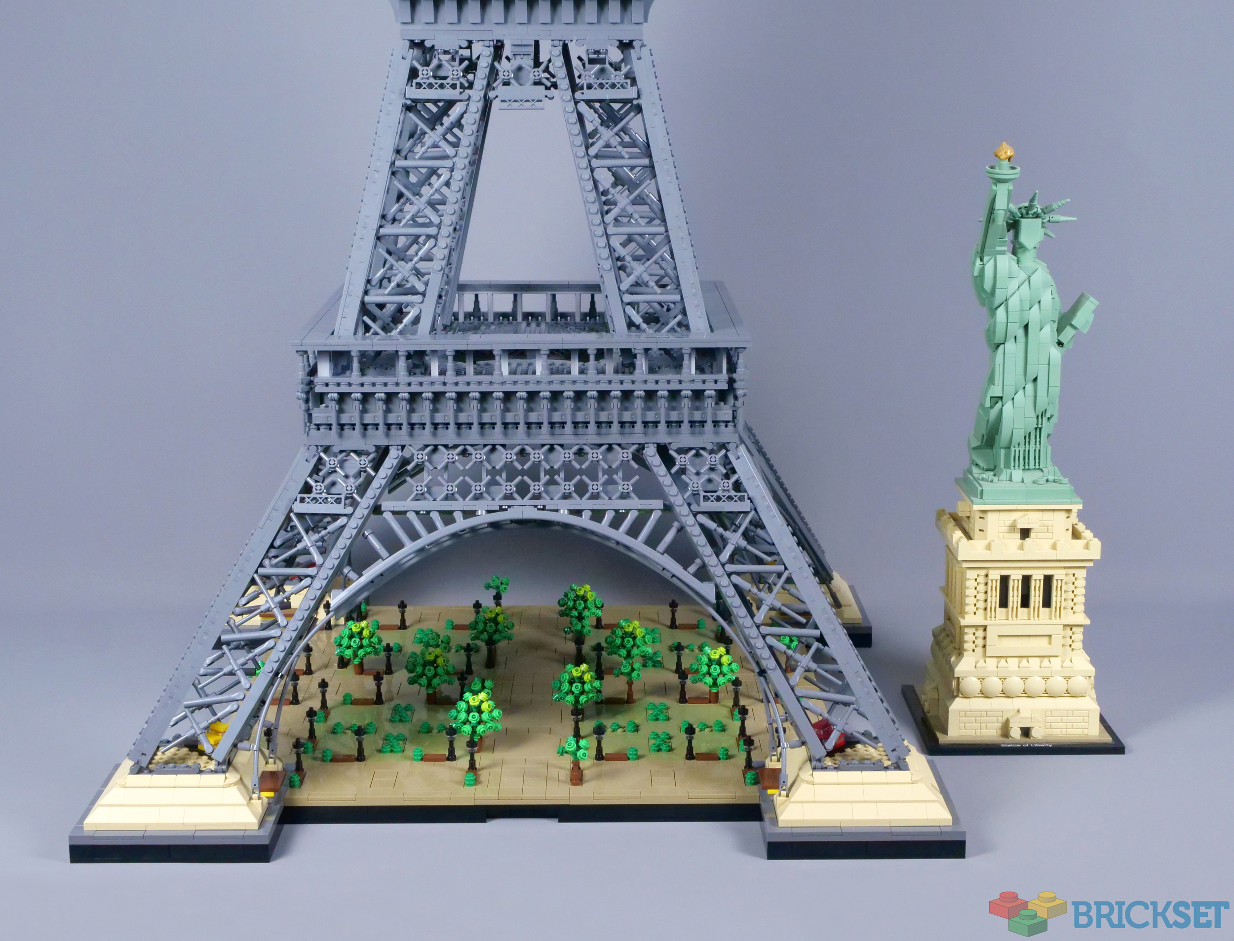 The size difference between the real Eiffel Tower and it's