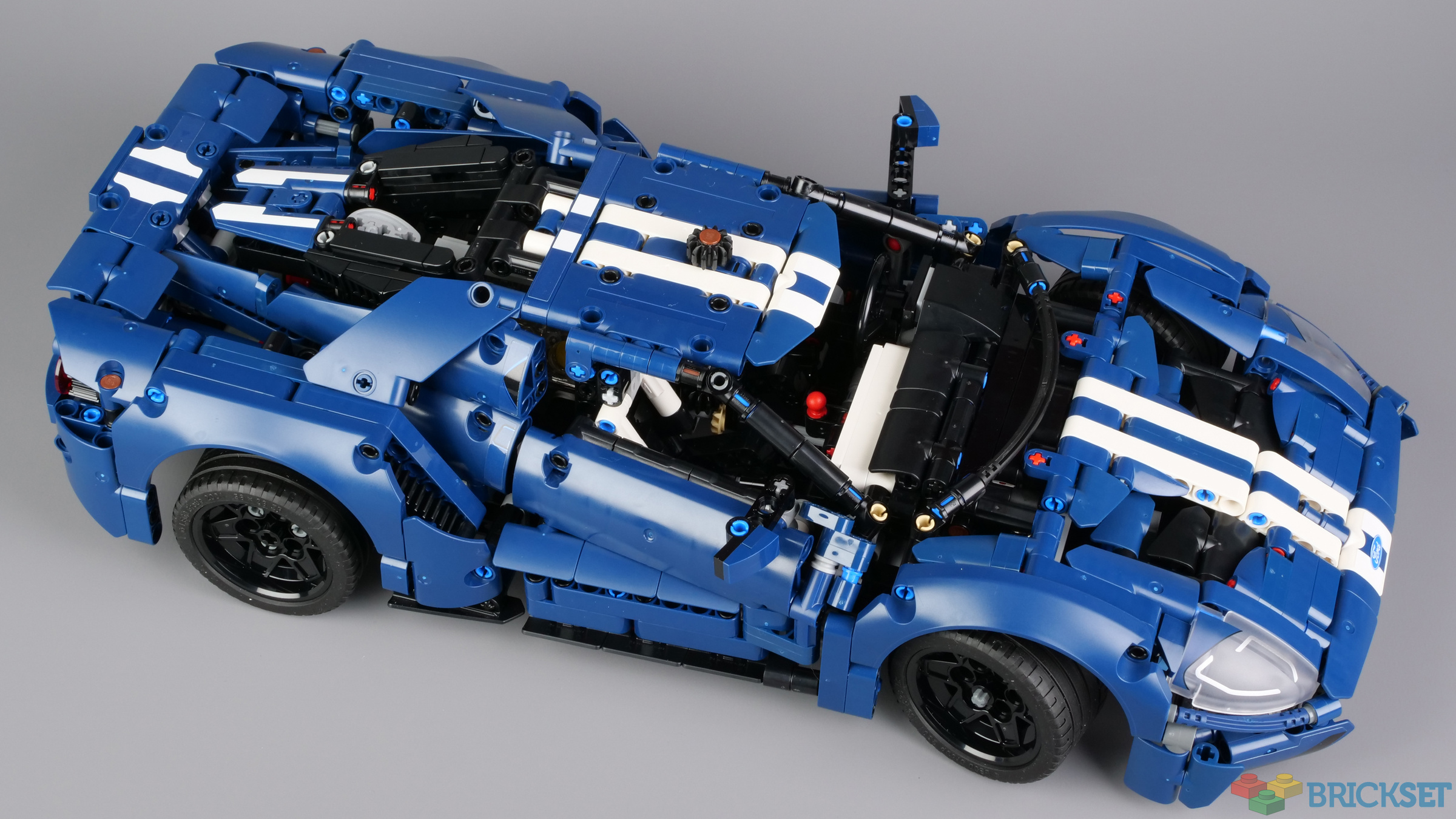 Comparing 42154 Ford GT to 10265 Ford Mustang : r/lego