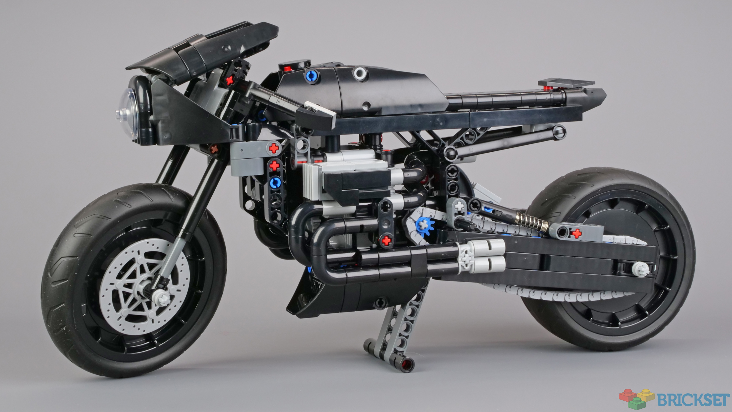 LEGO Technic 42155 The Batman - Batcycle detailed building review 