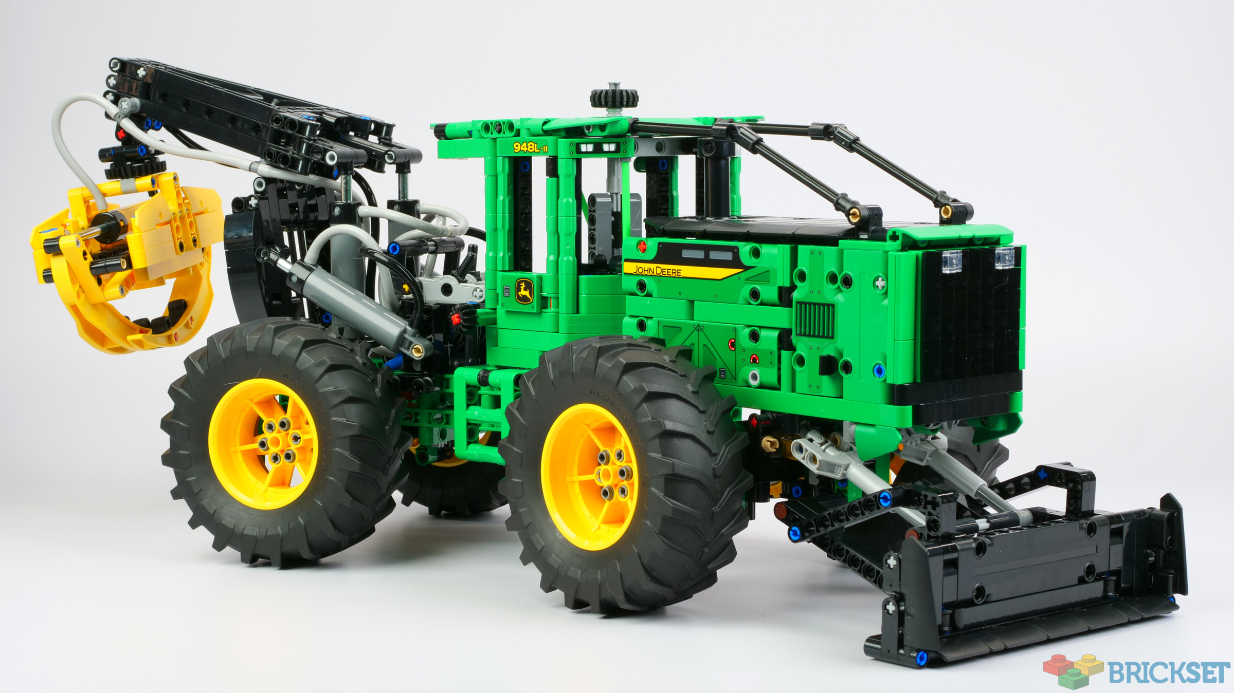 LEGO Technic 42157 John Deere 948L-II Skidder detailed building review 