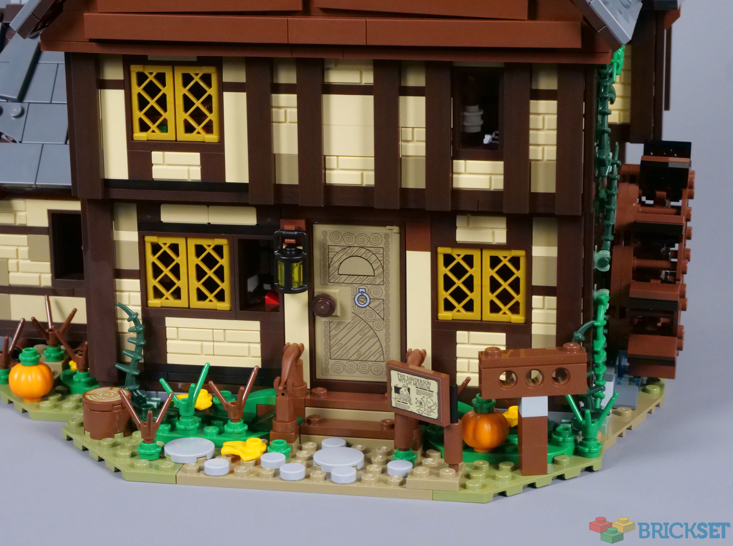 LEGO 21341 Disney Hocus Pocus: The Sanderson Sisters' Cottage review ...