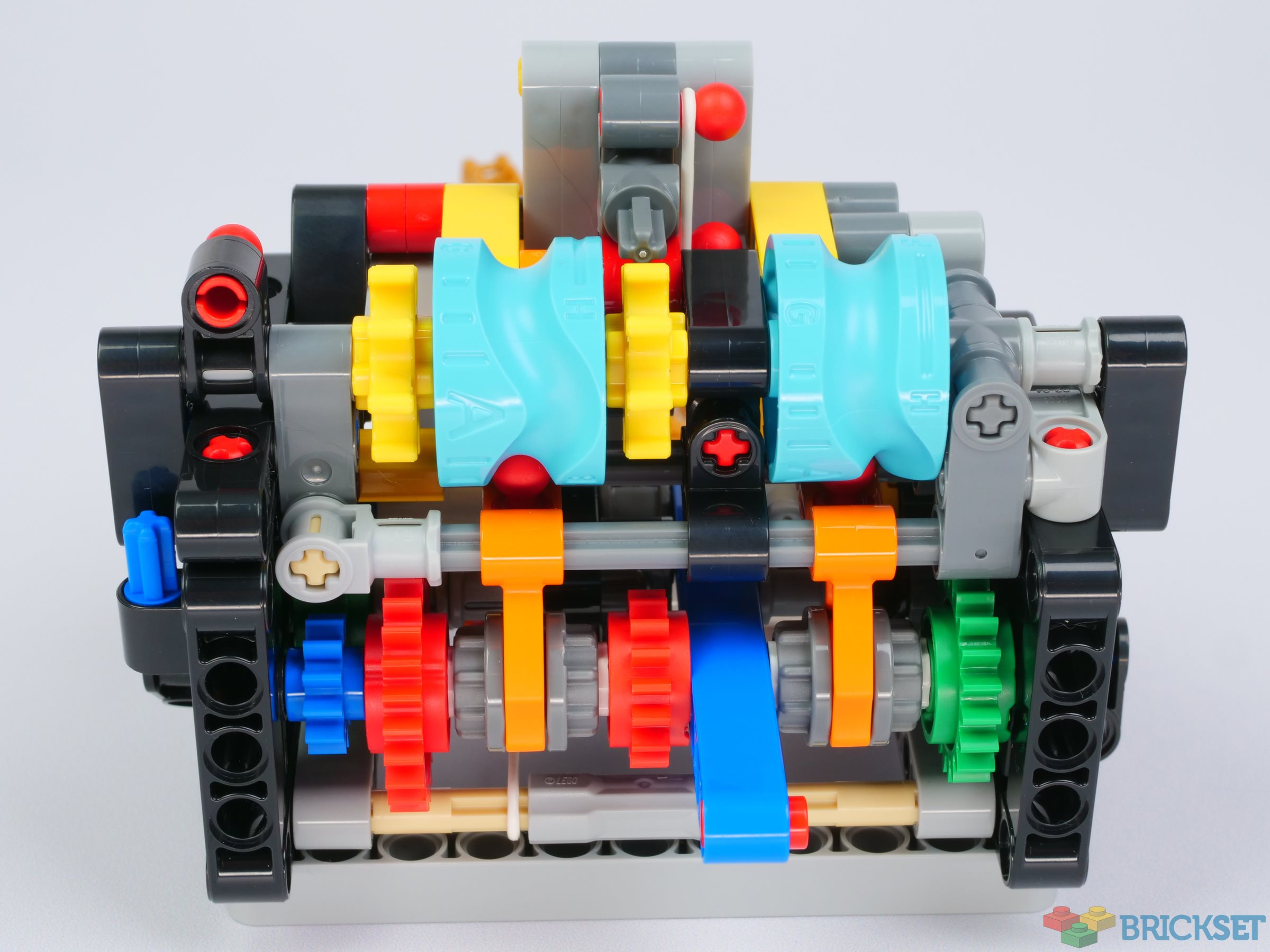 ▻ Review: LEGO Technic 42159 Yamaha MT-10 SP - HOTH BRICKS