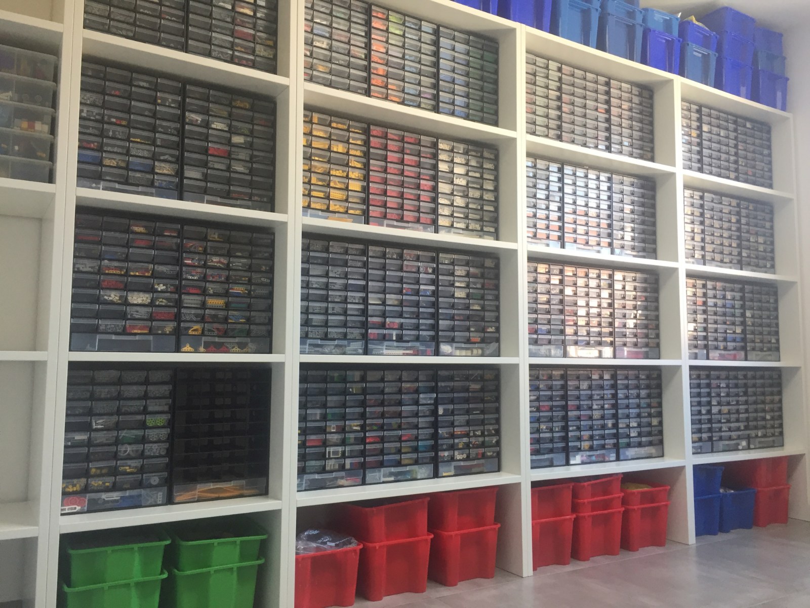 Identificere falanks afsked Storage solutions: HoMa | Brickset: LEGO set guide and database