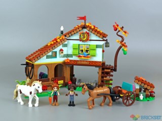 Review:  41745 Autumn's Horse Stable