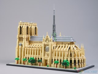 Review: 21061 Notre-Dame de Paris