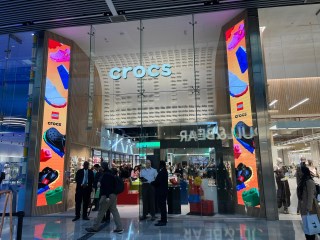 First look at LEGO Crocs