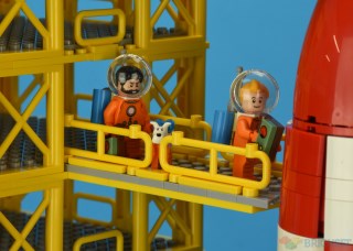 Building a Launch Tower for 21367 Tintin Moon Rocket