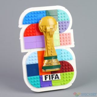 Review: 43032 World Cup 2026 Official Emblem