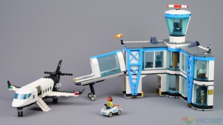 Review: 60502 Airport with Airplane