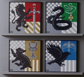 More images of Harry Potter Hogwarts Crests Art set
