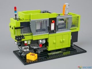 Review: 40502 Brick Moulding Machine
